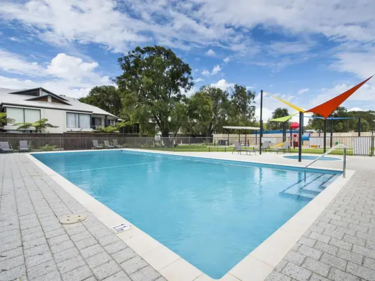 The Beach Hive - U51 Cape View Resort