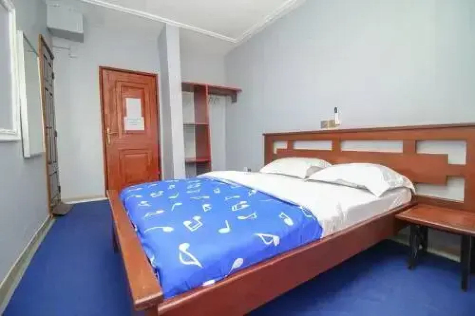 Oasis Hotel