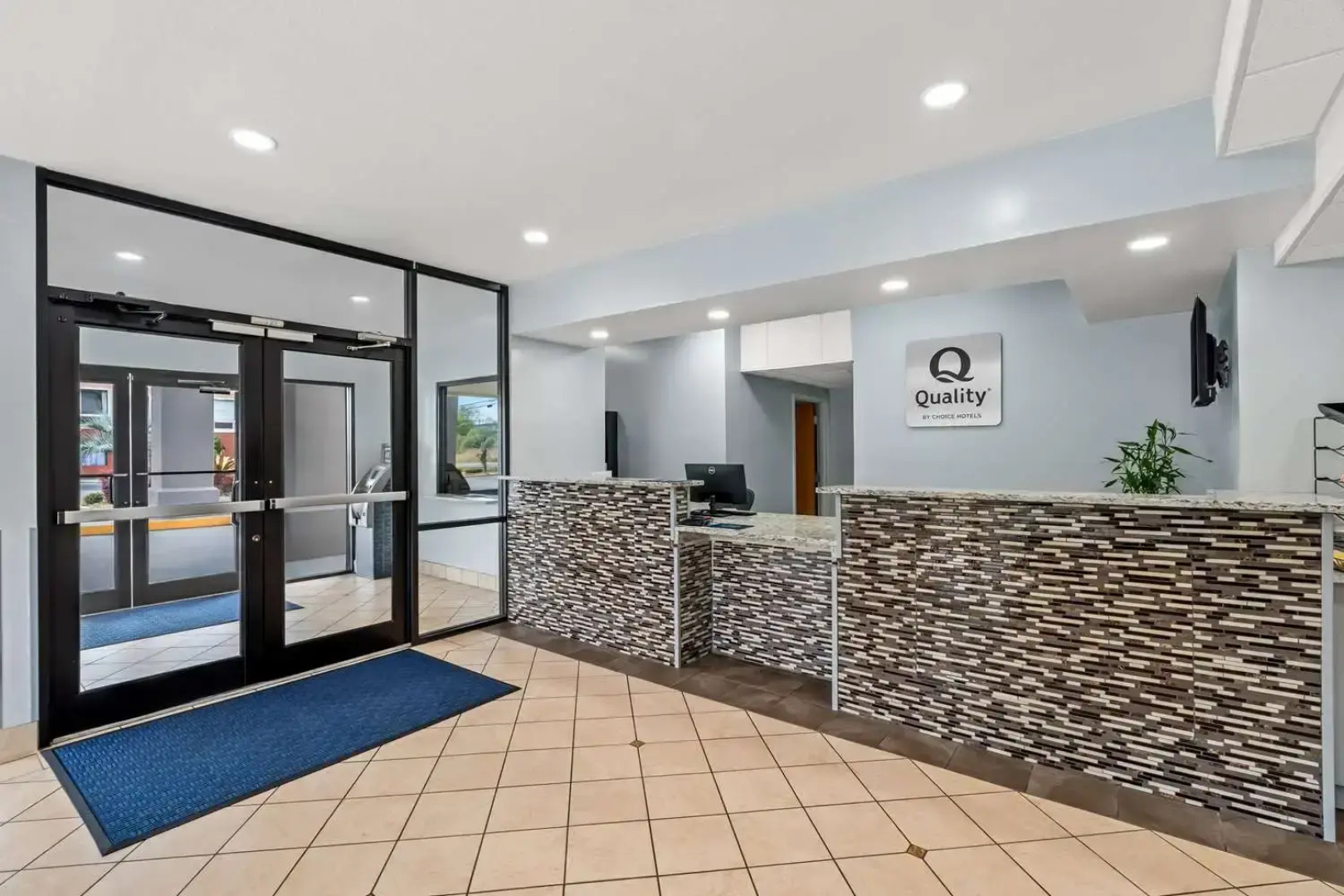 Quality Inn & Suites Biloxi - Ocean Springs