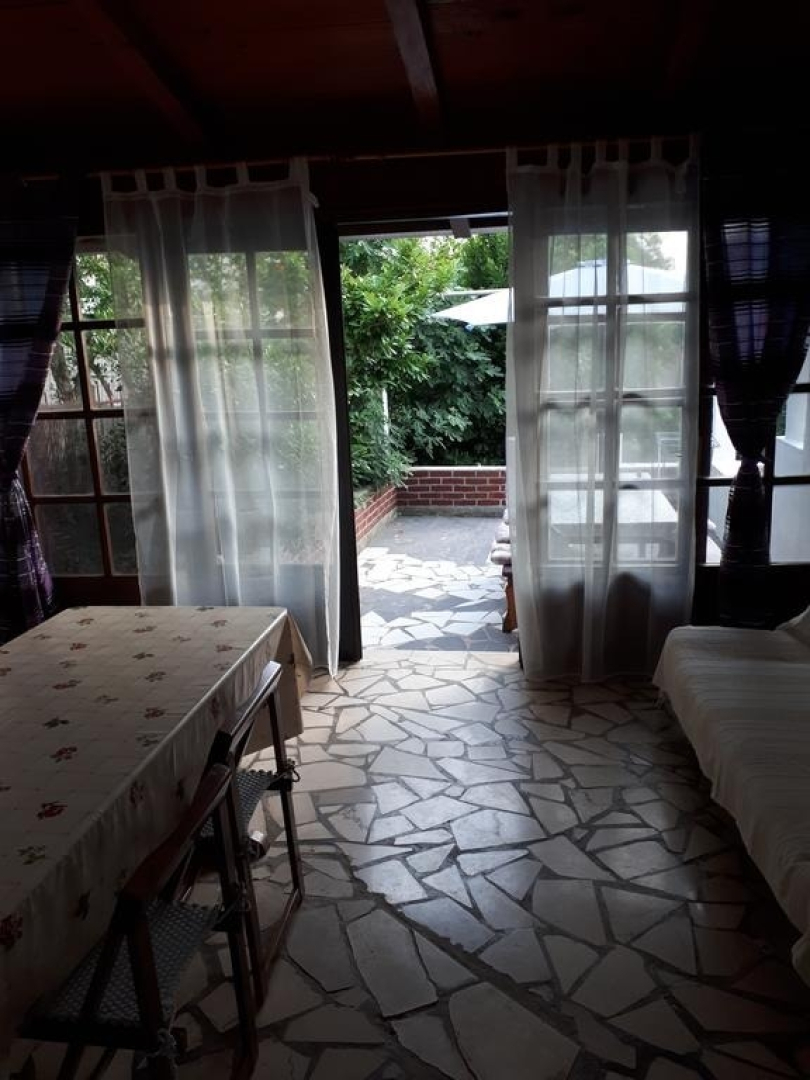 Apartment Vito - 10 m from sea: A1 Brodarica, Riviera Sibenik