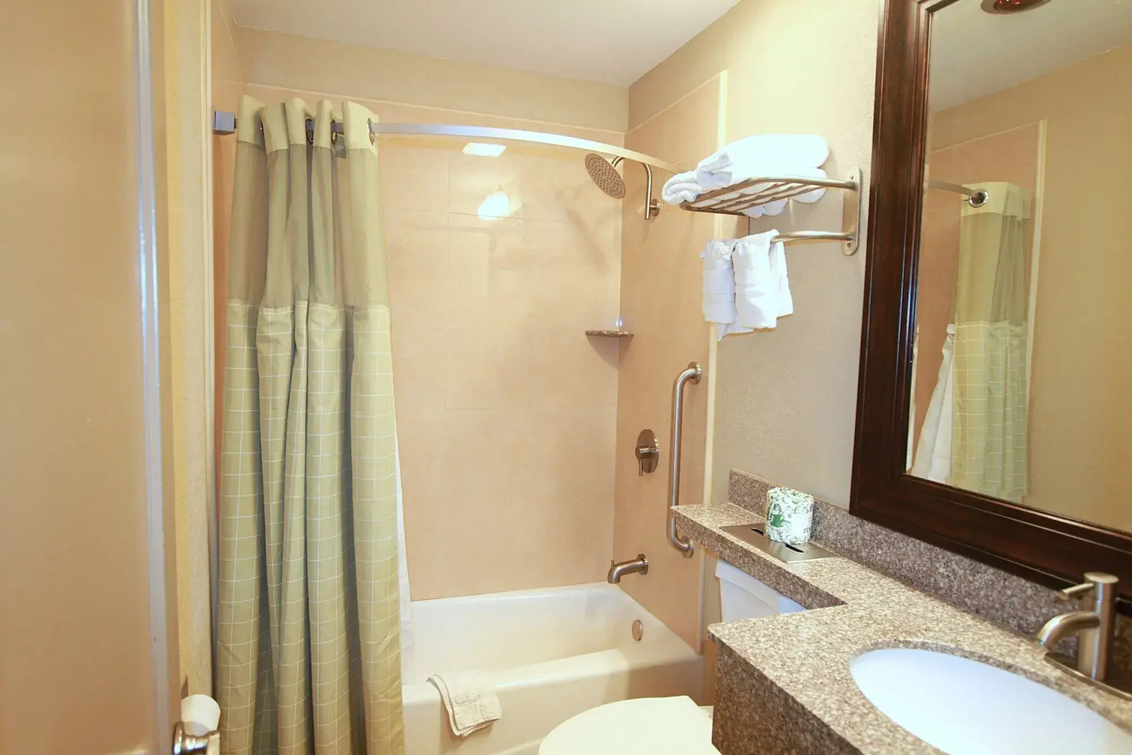 Travel Inn & Suites