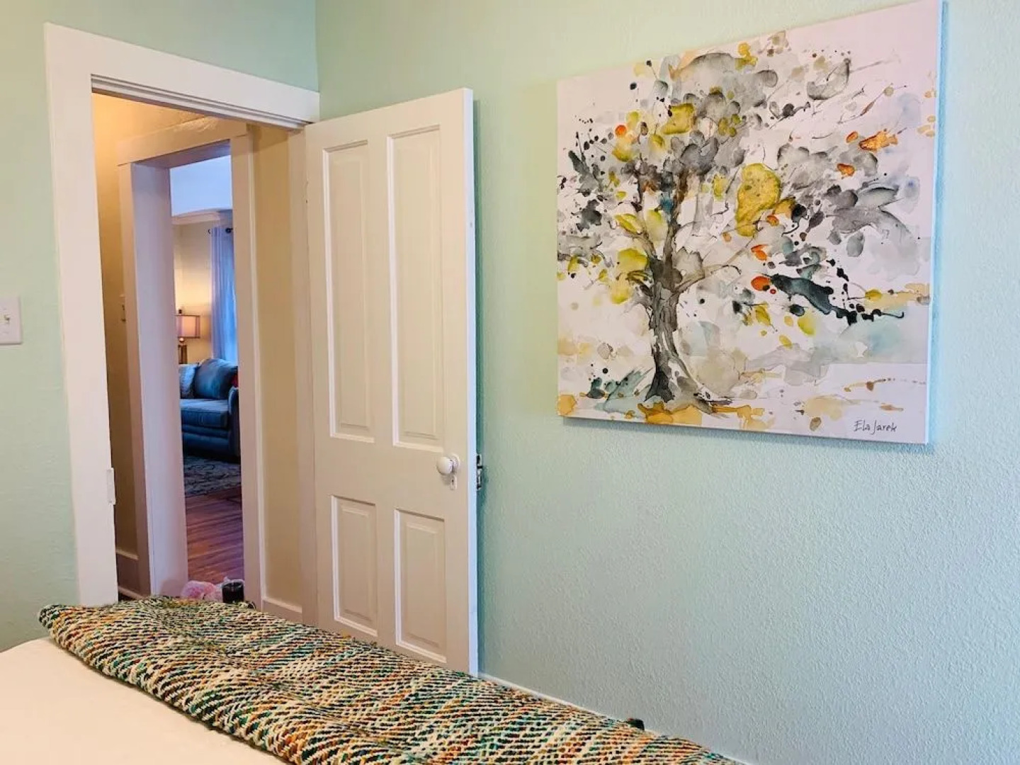 Cozy Bungalow in Downtown Loveland w/Free Bikes!