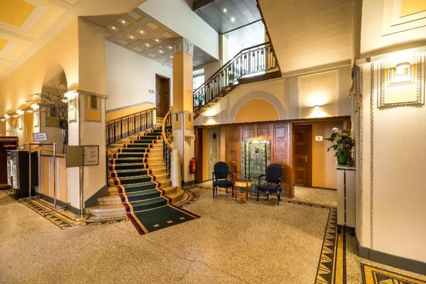 Art Deco Hotel Montana