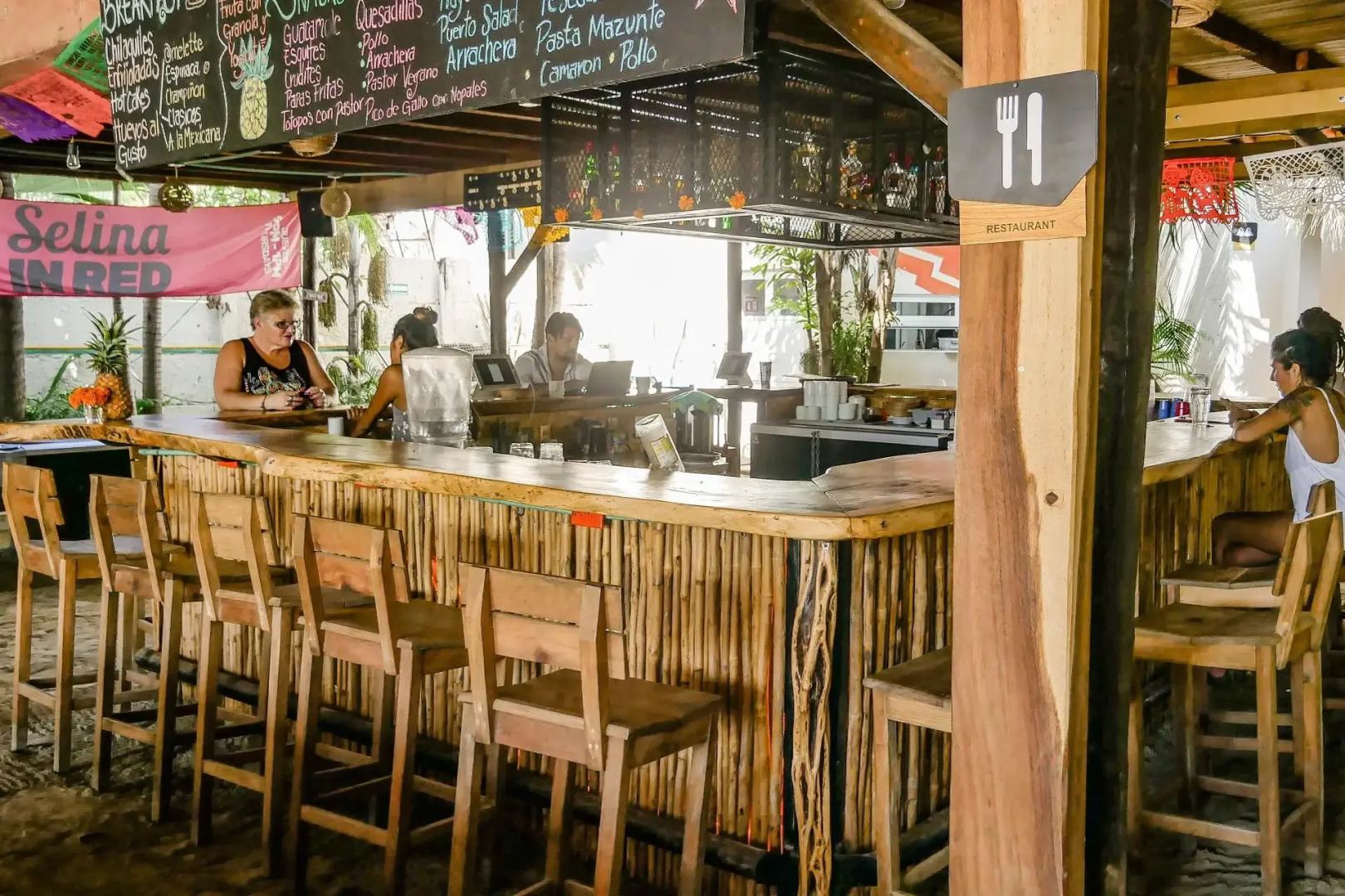 Nílu Puerto Escondido by Selina