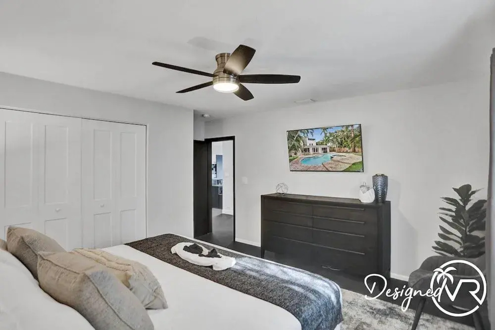 Stunning 5 BR with Heated Pool & Gaming