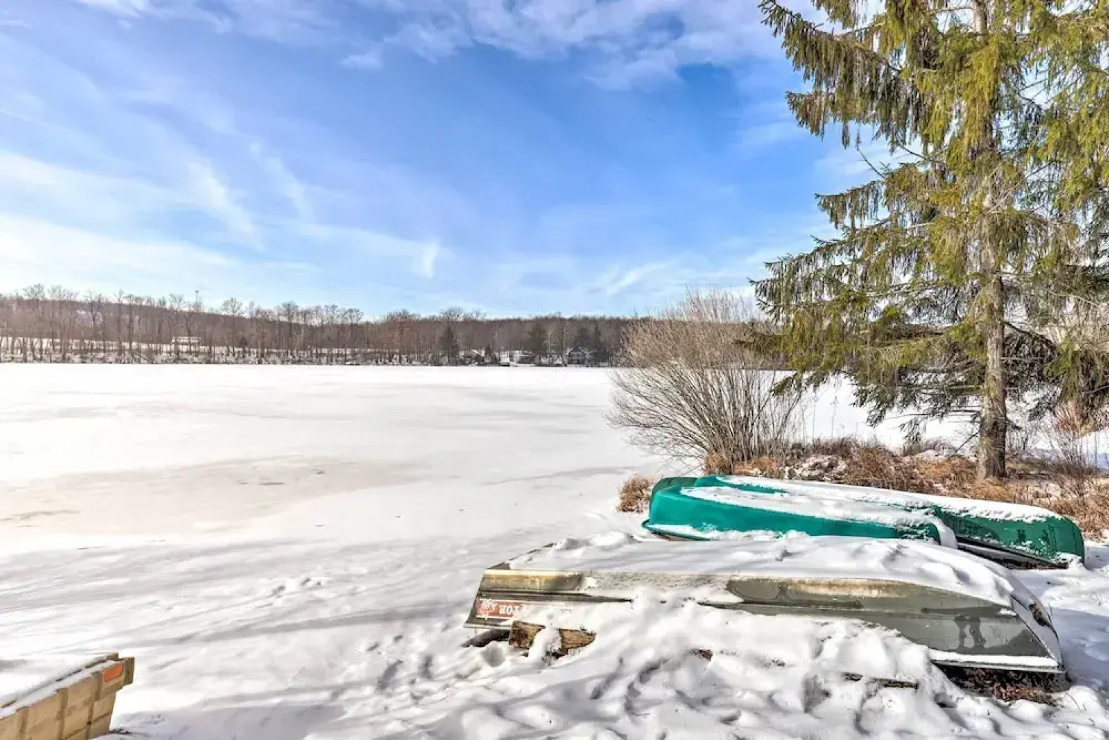 Private Lake Access & Canoes: Pennsylvania Cottage