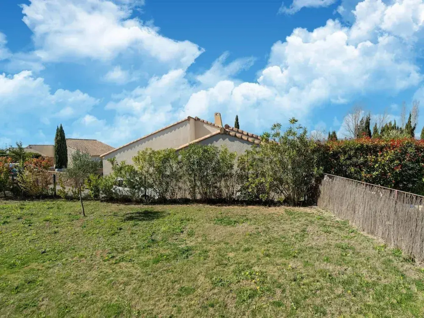 Villa in Montbrun With Pool and Mountain Views