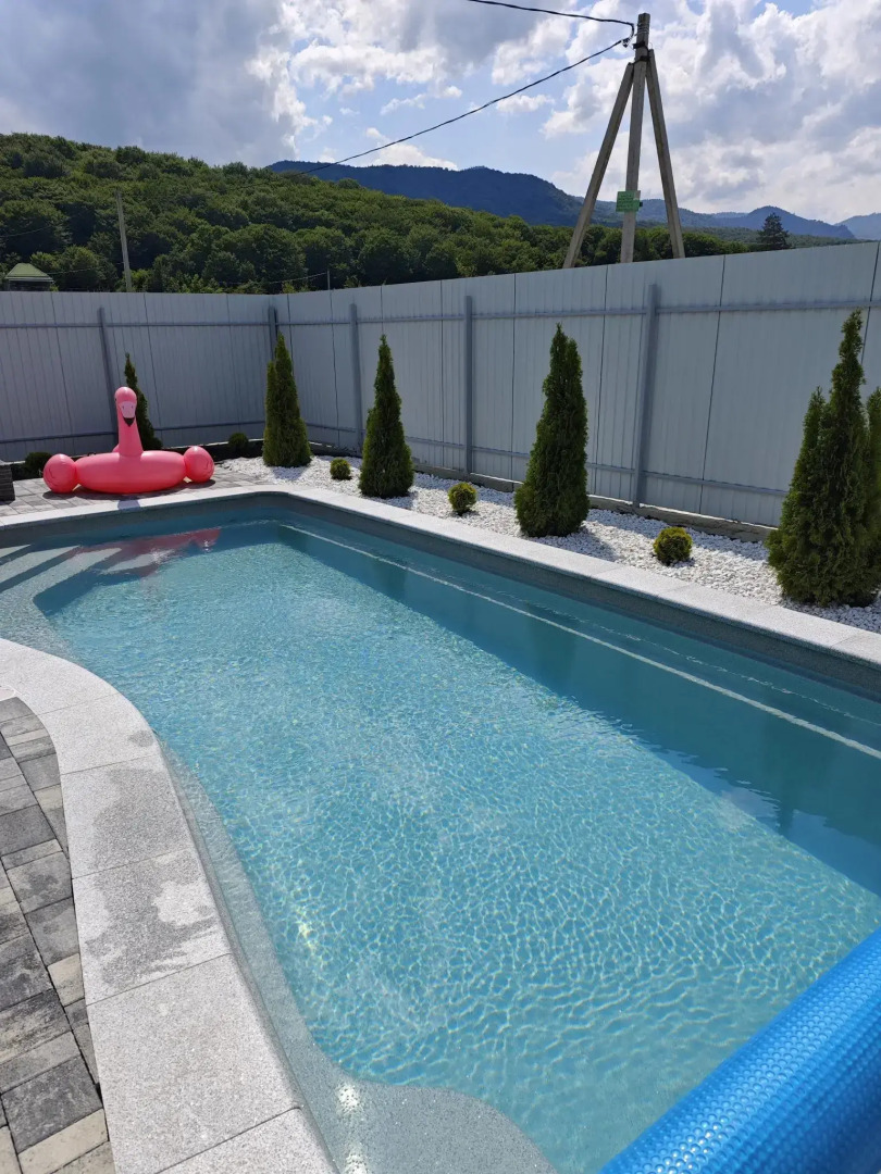 Коттедж у подножия гор