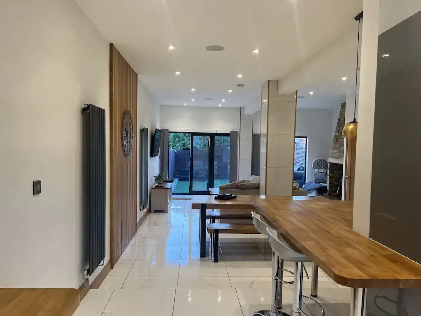 Broadway Beach Homes Airbnb With Hot tub