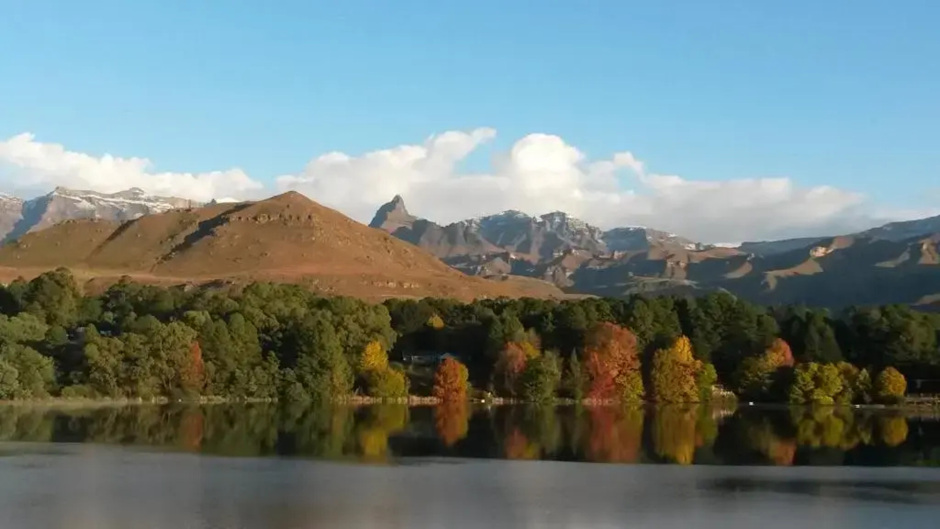 Lake Naverone Holiday Cottages