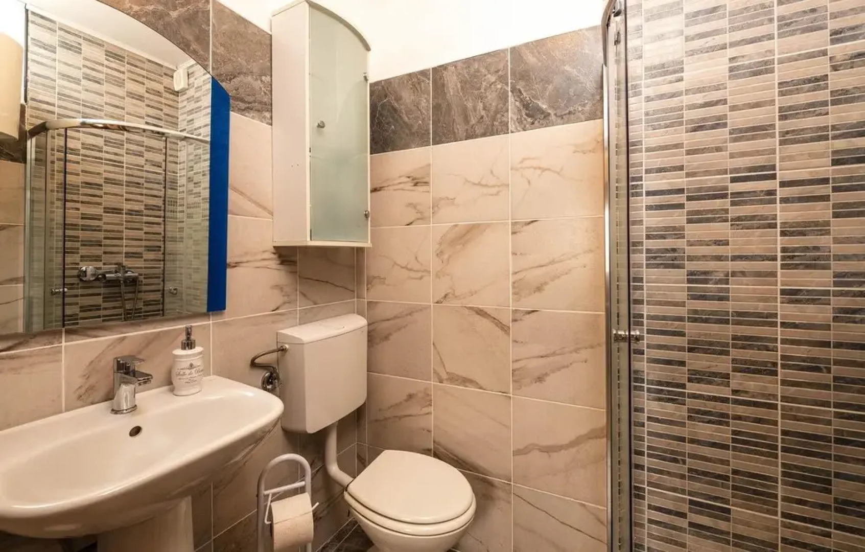 Nice Home in Sisan With Wifi and 7 Bedrooms