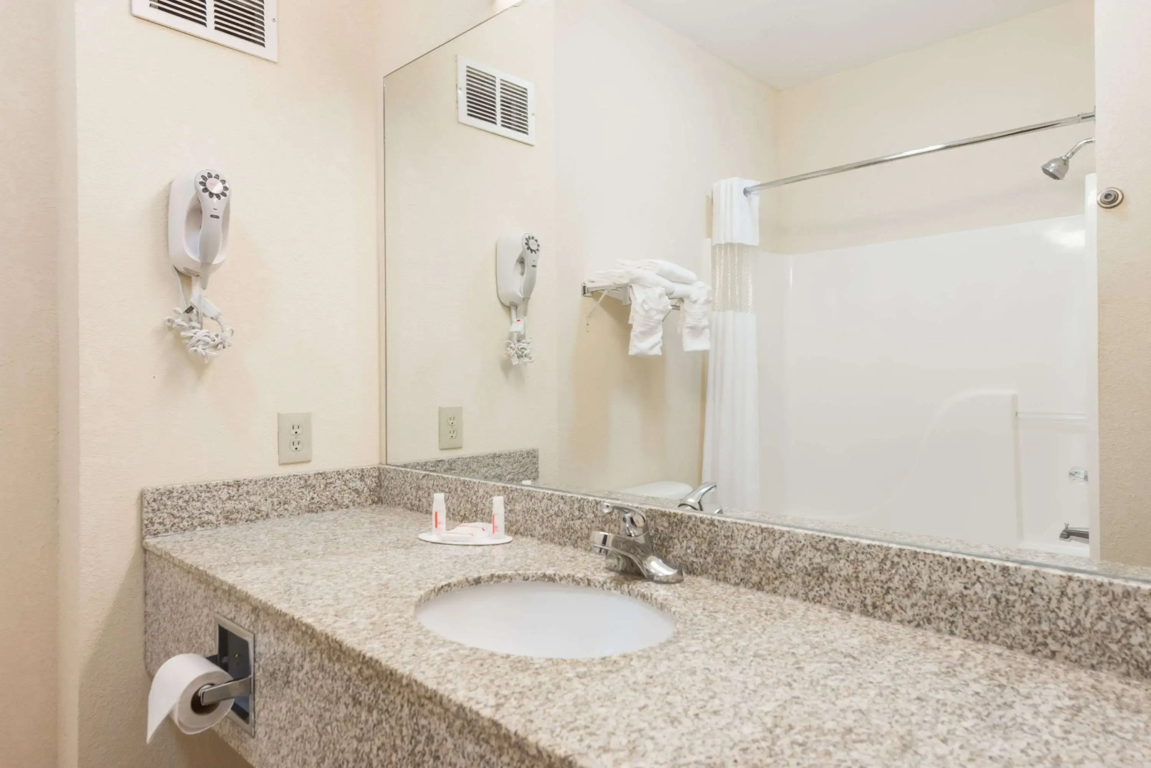 Super 8 by Wyndham St Robert Ft Leonard Wood Area