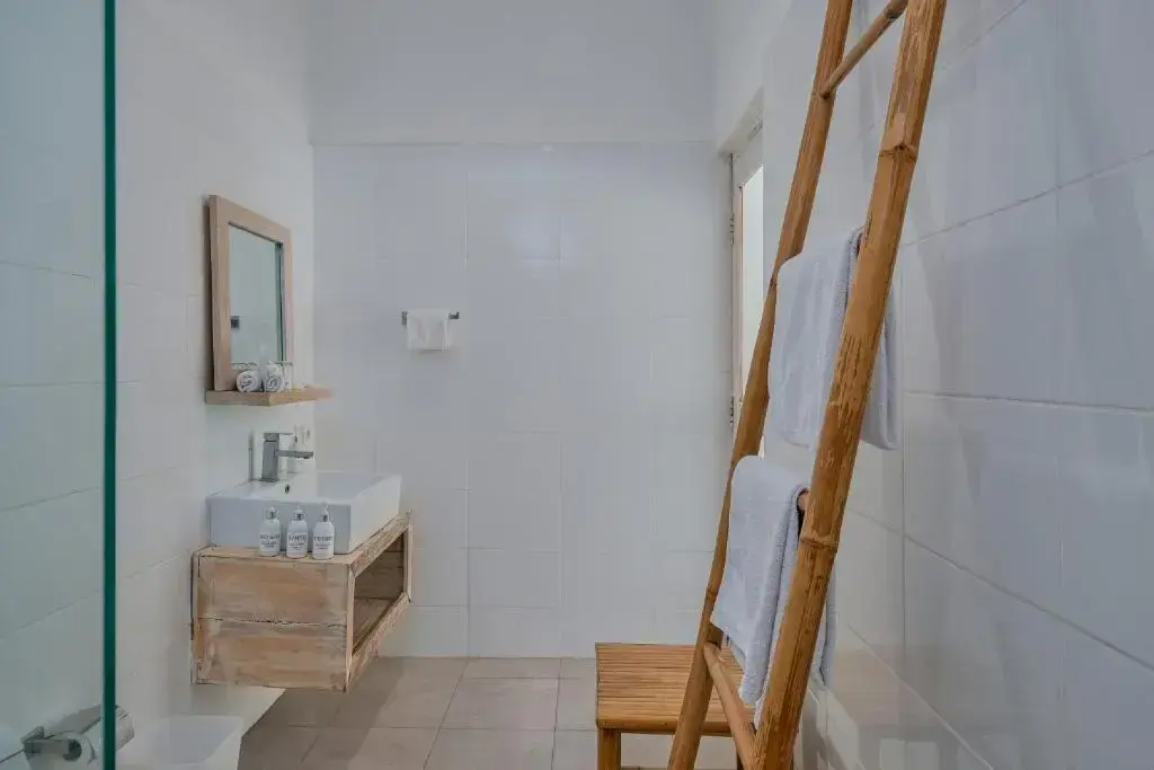 MYAMO Beach Lodge