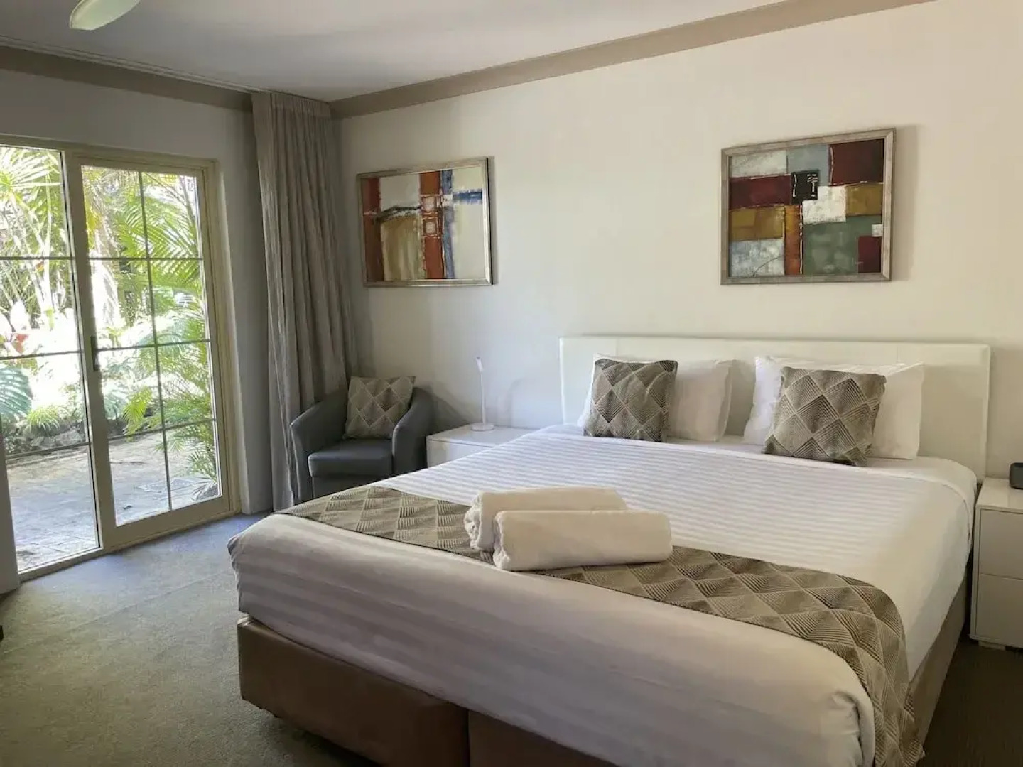 Oasis Inn Ulladulla - Guest 18 Years and Older