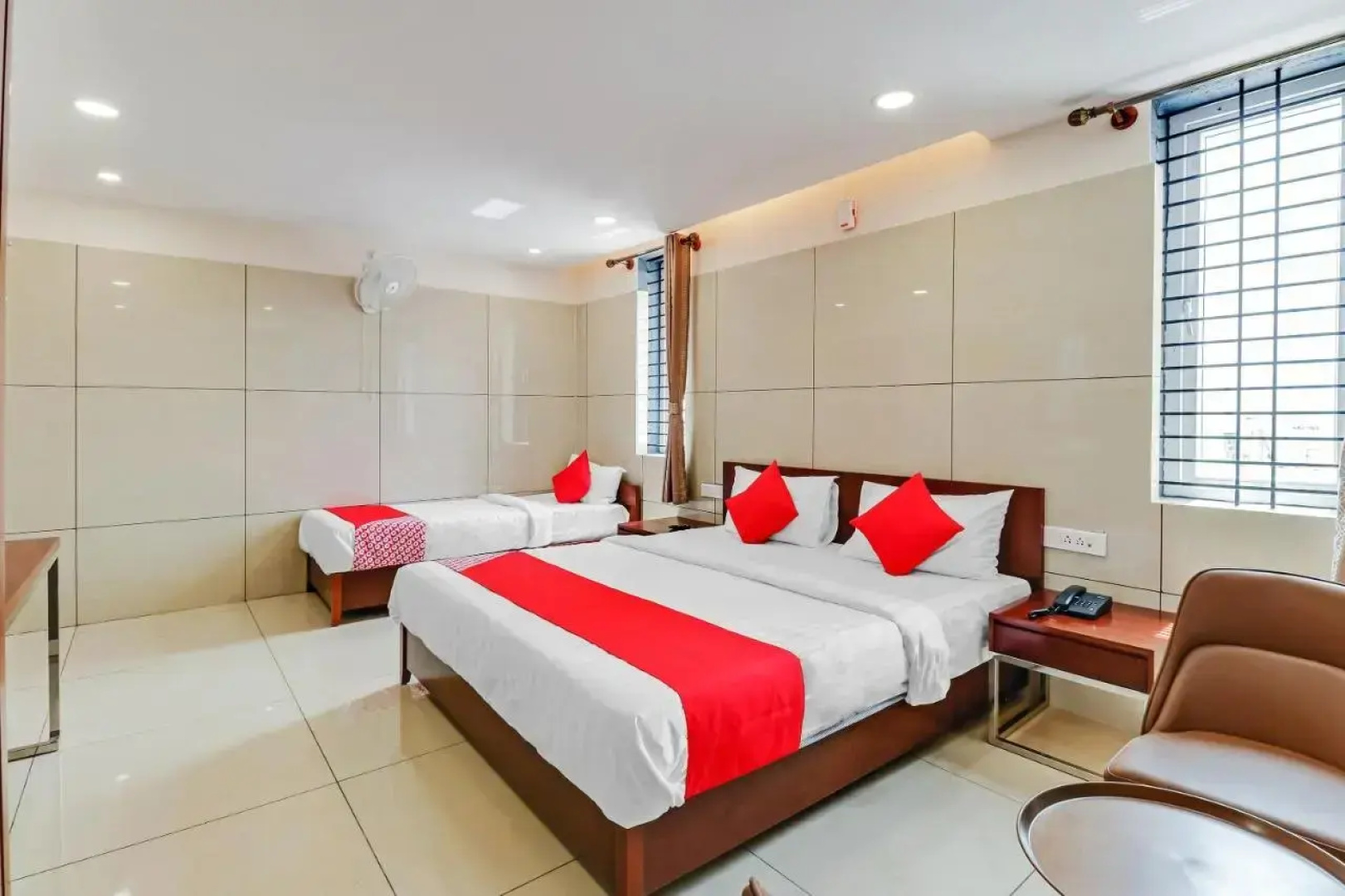 Sri Vinayaka Lodge by OYO Rooms