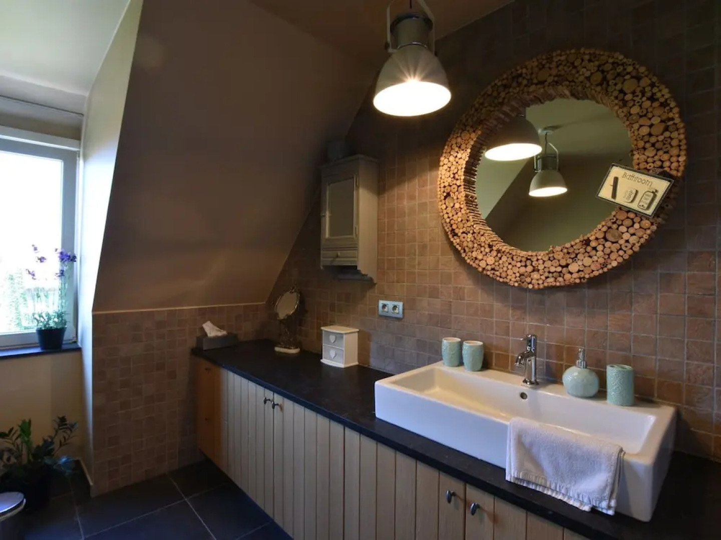 Tasteful Mansion in Lichtervelde with Hot Tub