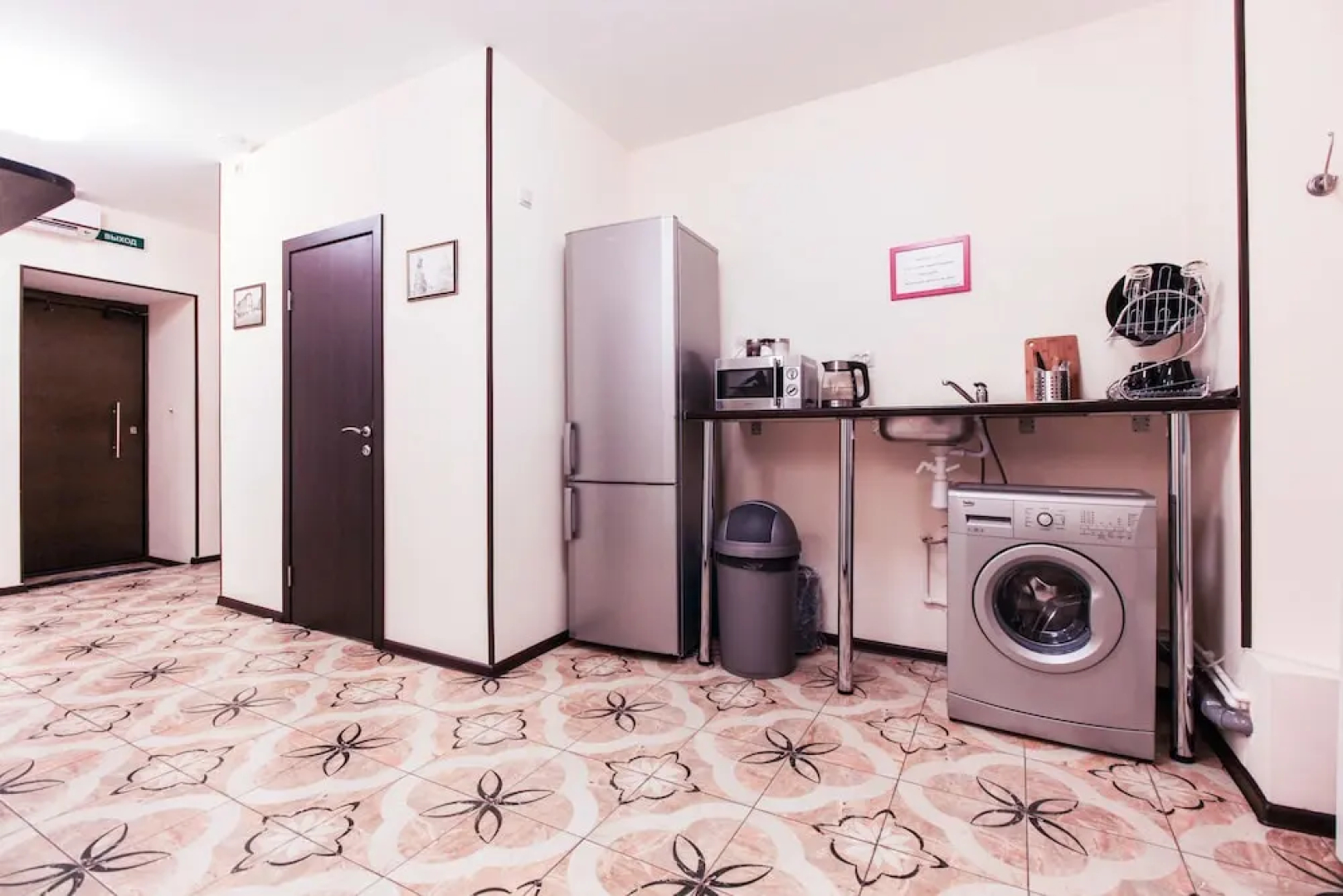 SuperHostel на Каменноостровском 39  