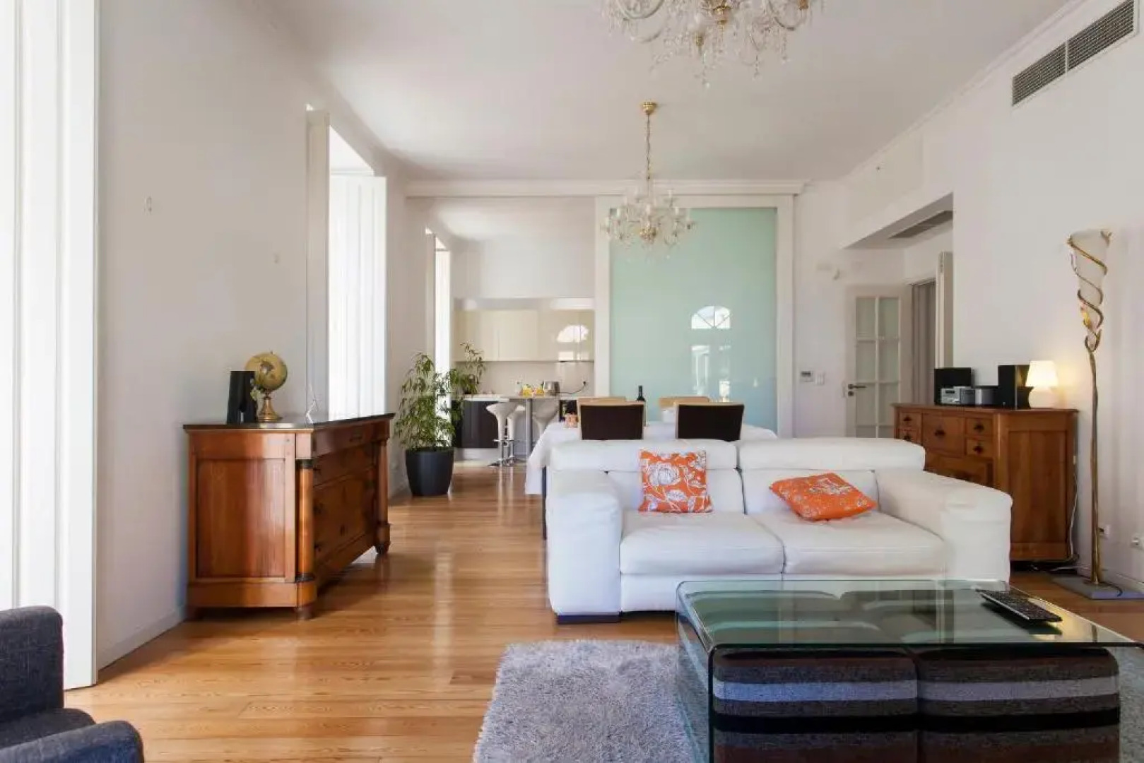Altido Splendid 2br Apt W/ Parking&Balcony, 10mins To Praca Do Comercio