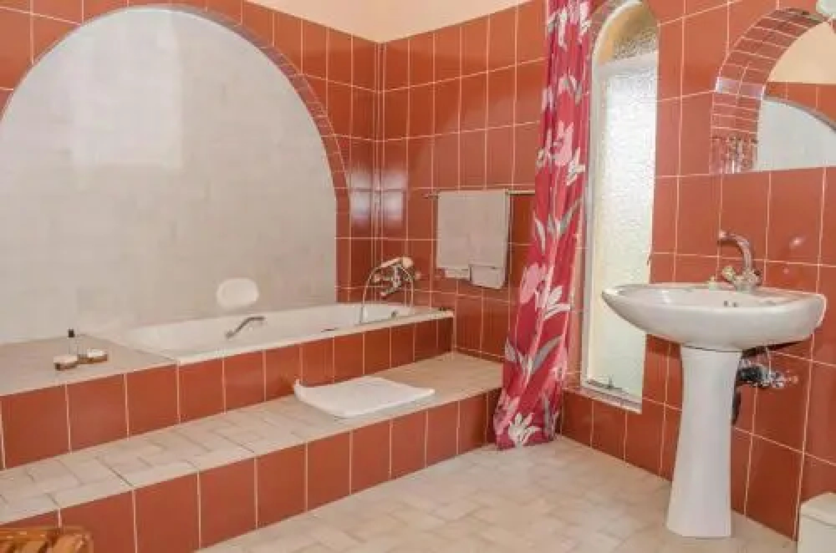 Cradle Moon Lakeside Game Lodge