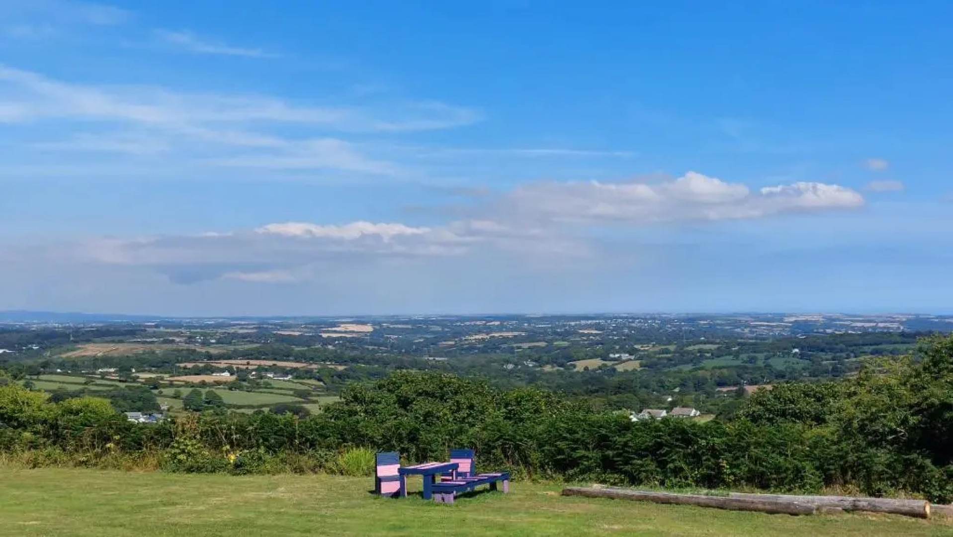 Wesley House Holidays - Choice of 2 Quirky Cottages in 4 private acres