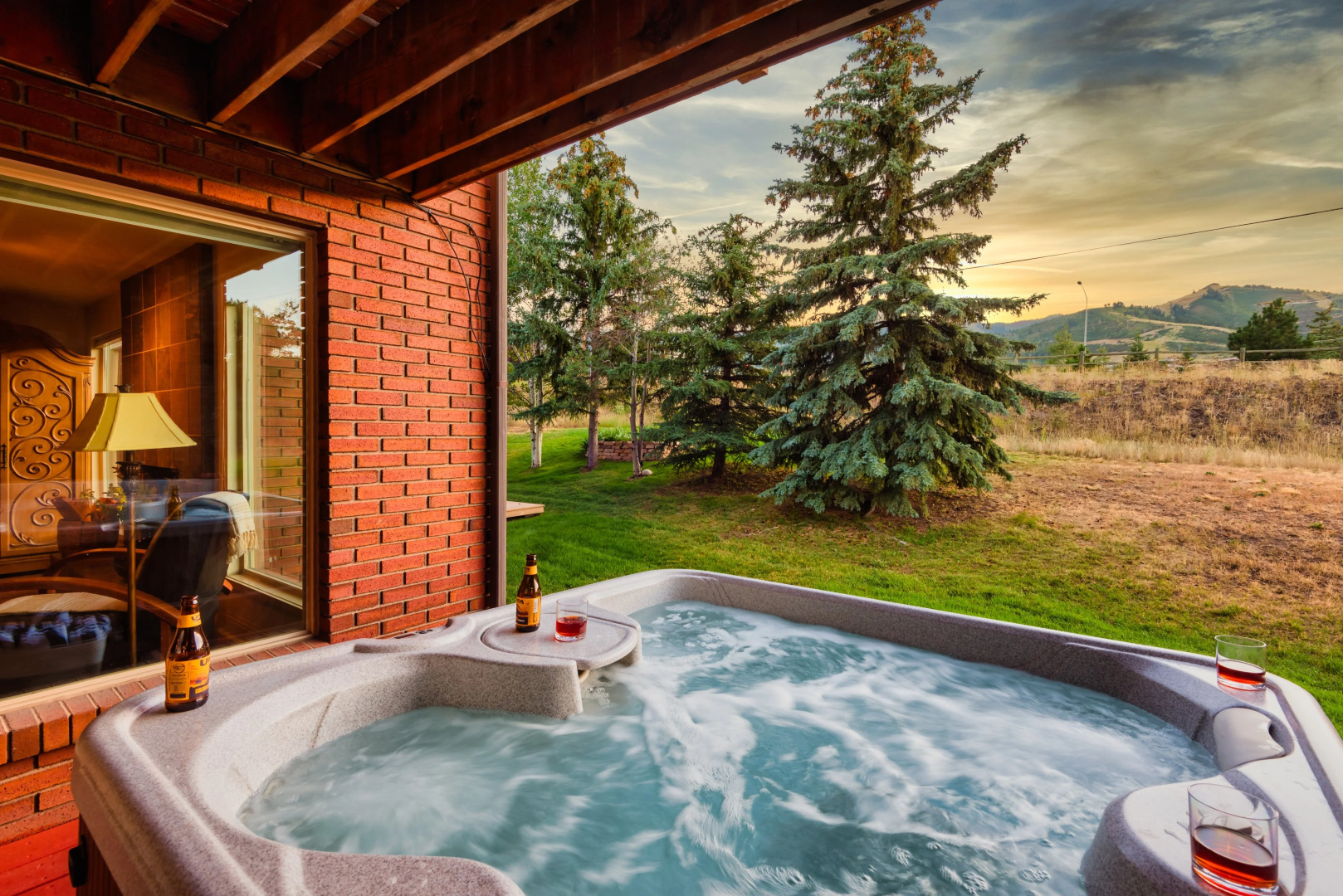 Charming Rustic Mountain Escape w/ Hot Tub & Table Tennis! ❤ by AvantStay
