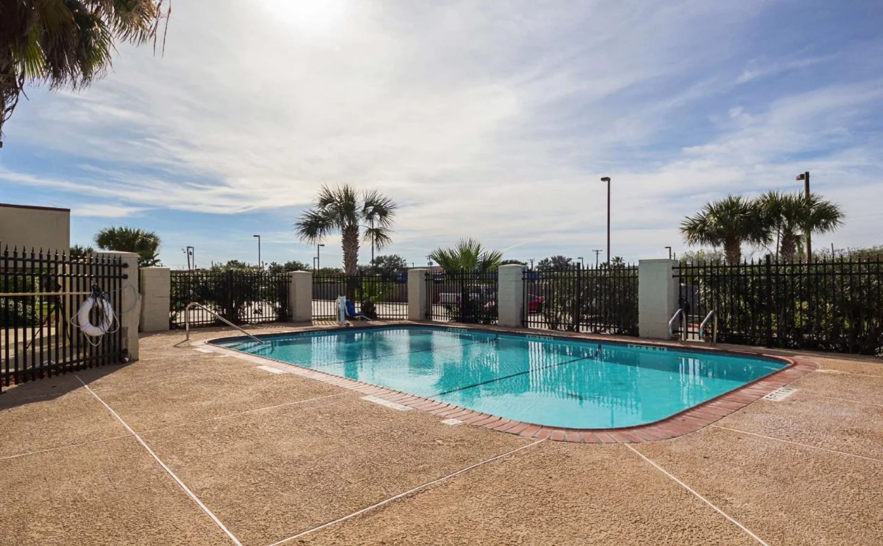 Red Roof Inn and Suites