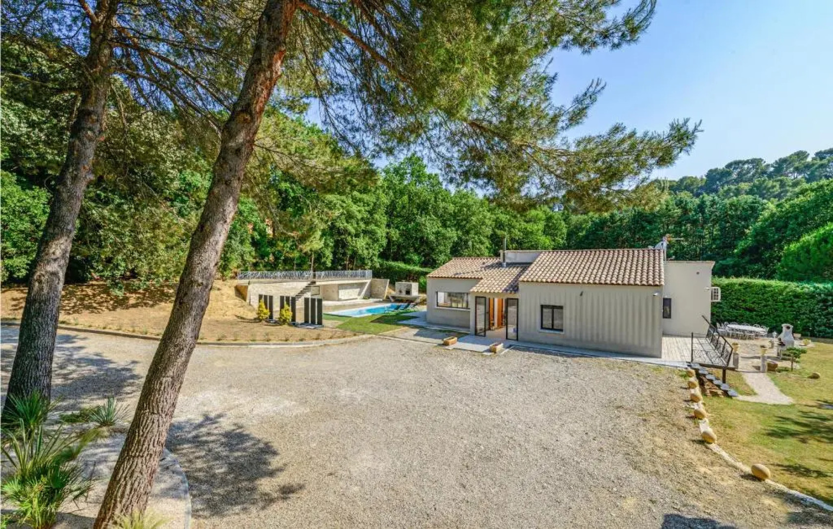 Amazing home in Rognes with 4 Bedrooms, WiFi and Outdoor swimming pool