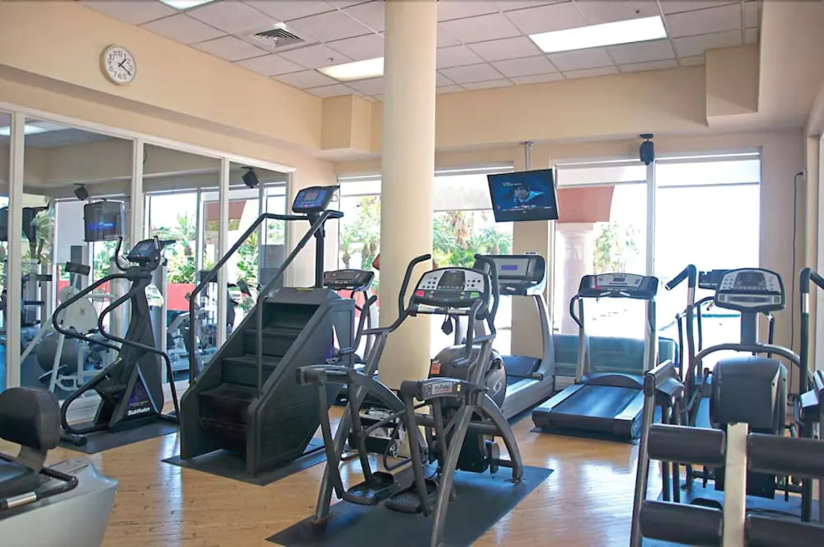 Luxury Apartments At Intracoastal