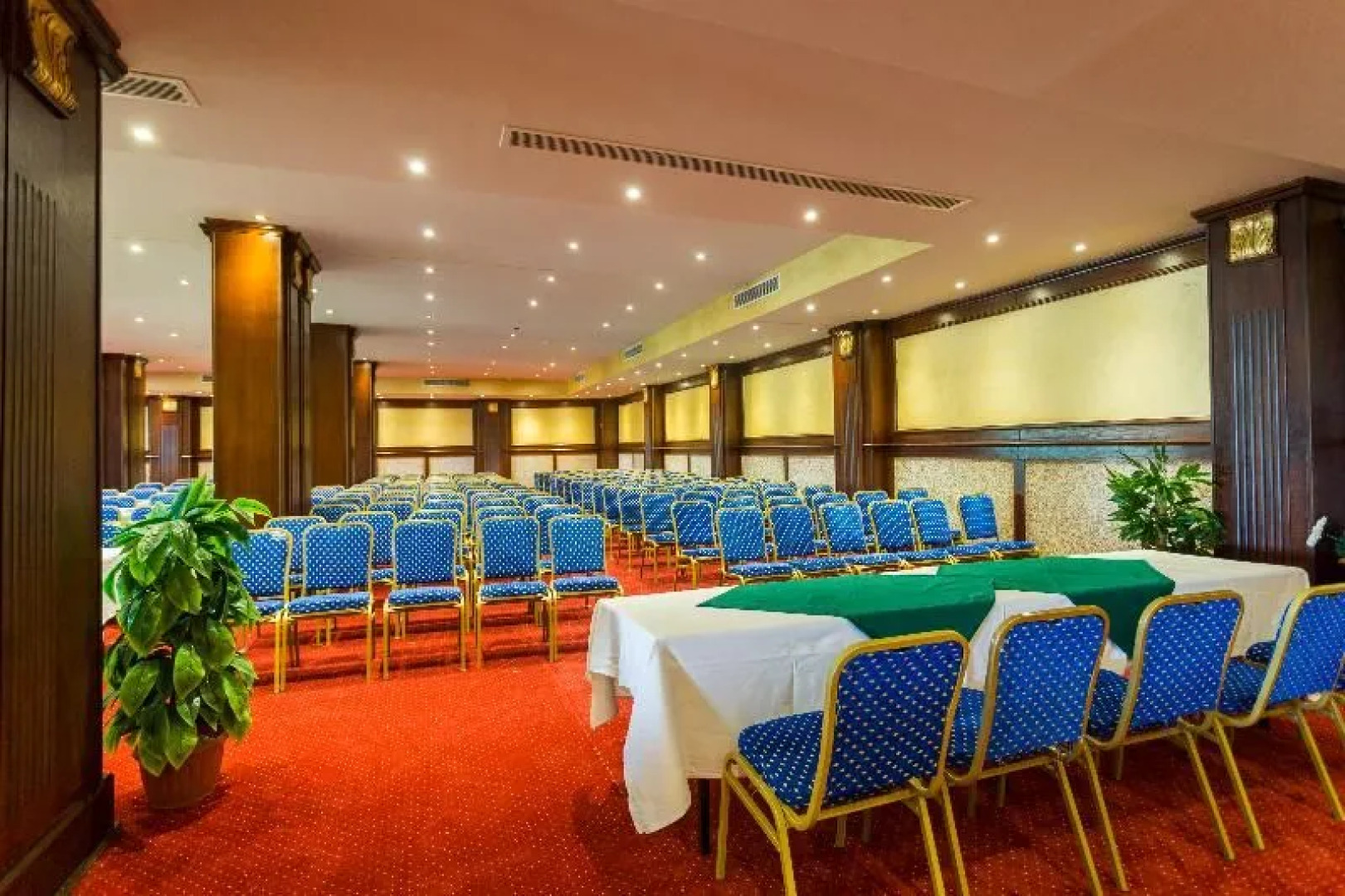 Hawaii Riviera Club Aqua Park-Families and Couples