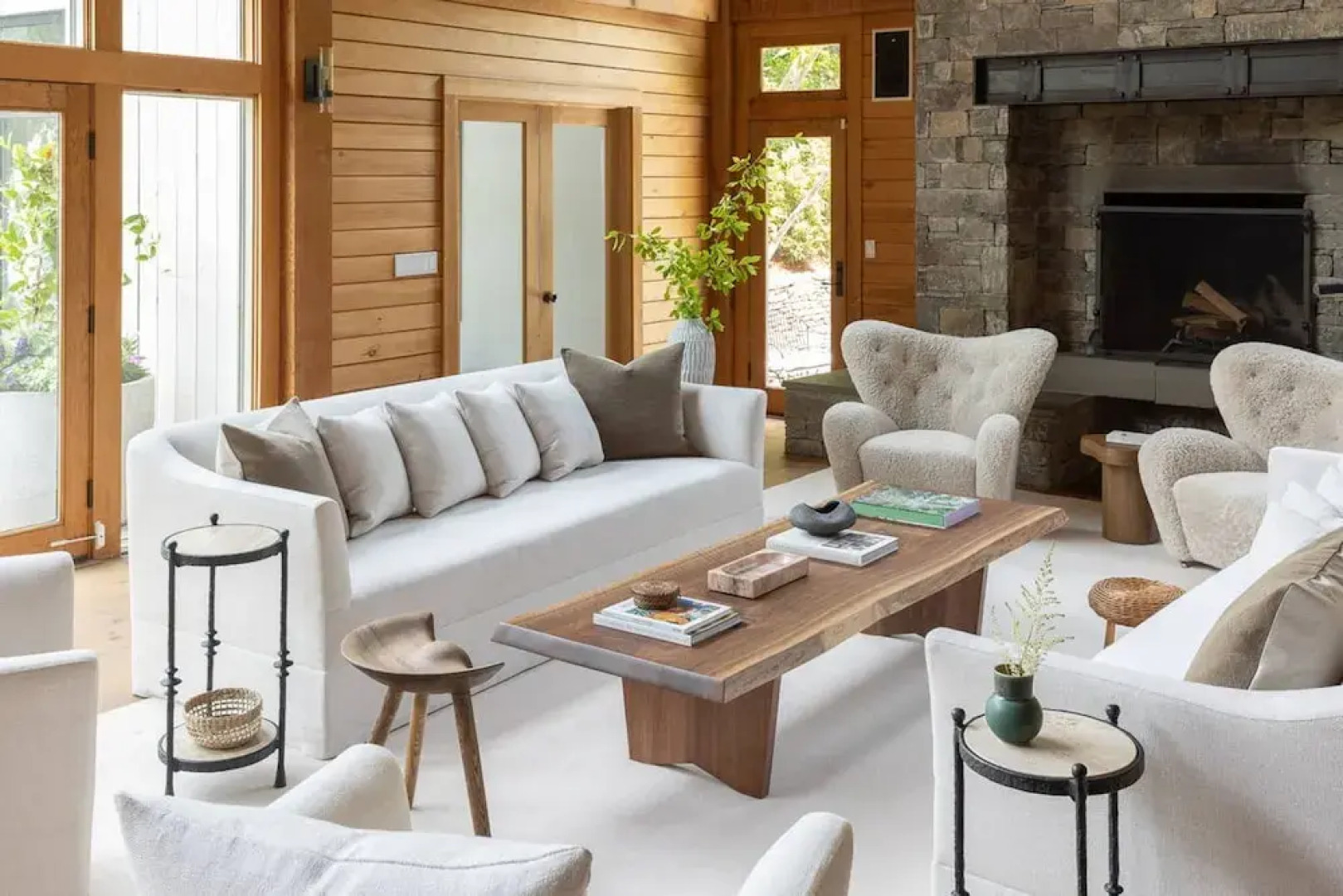 Luxurious 8 Bedroom Retreat With Pool East Hampton