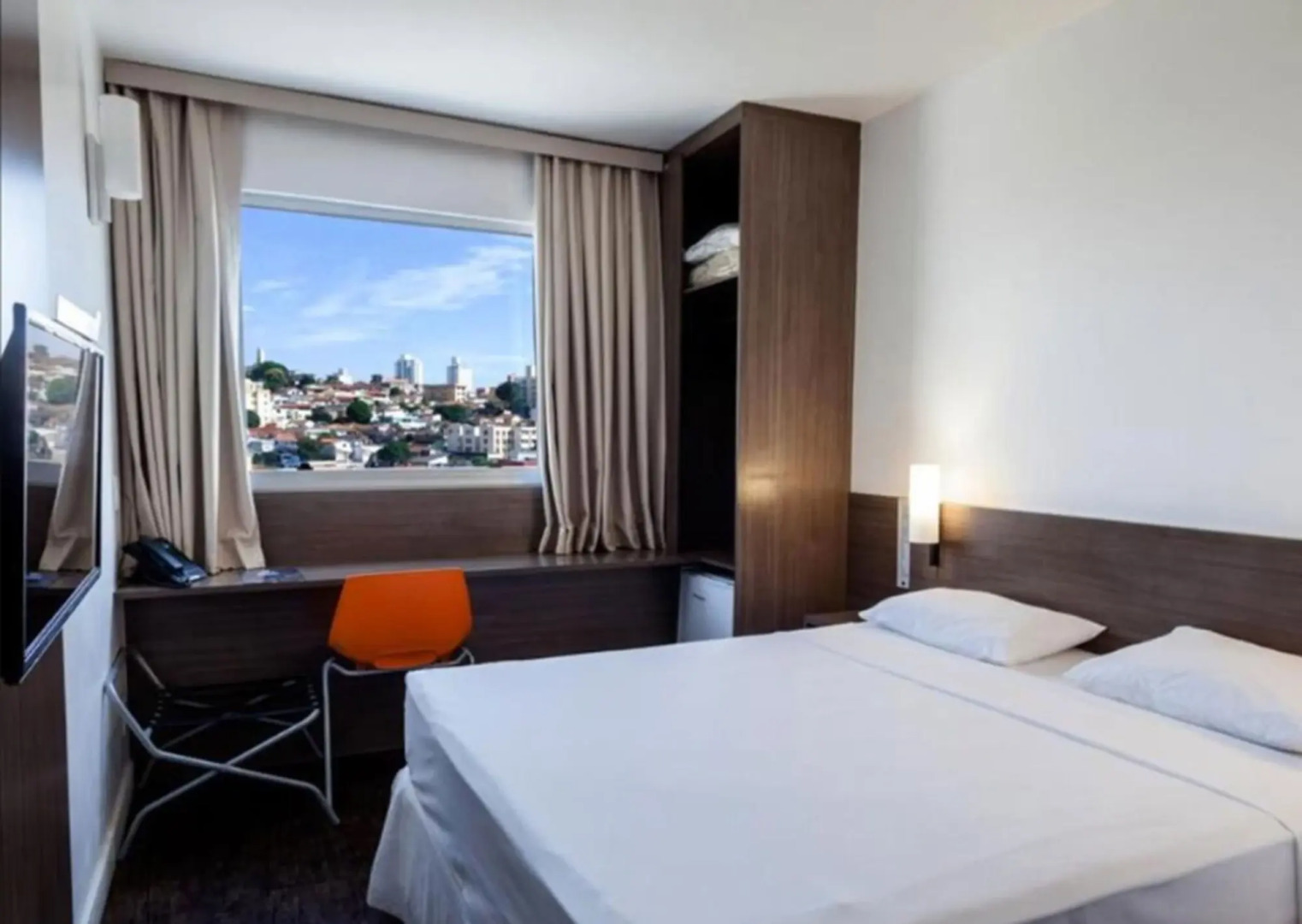 San Diego Express Barro Preto