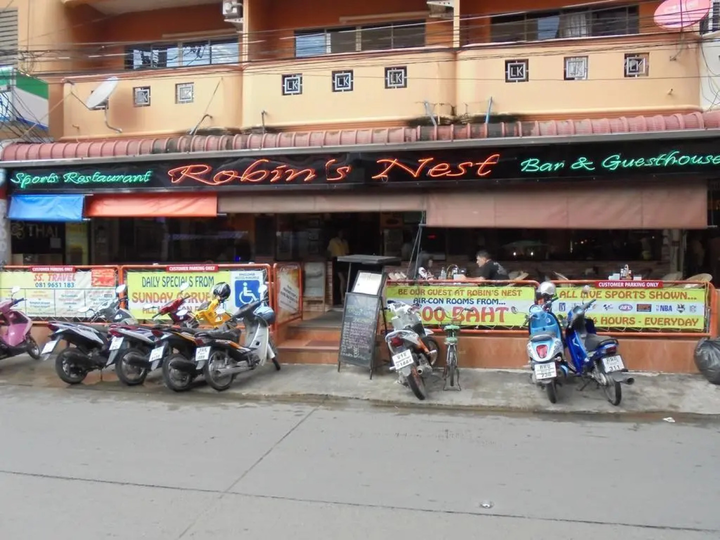 Robin’s Nest Guesthouse & Restaurant