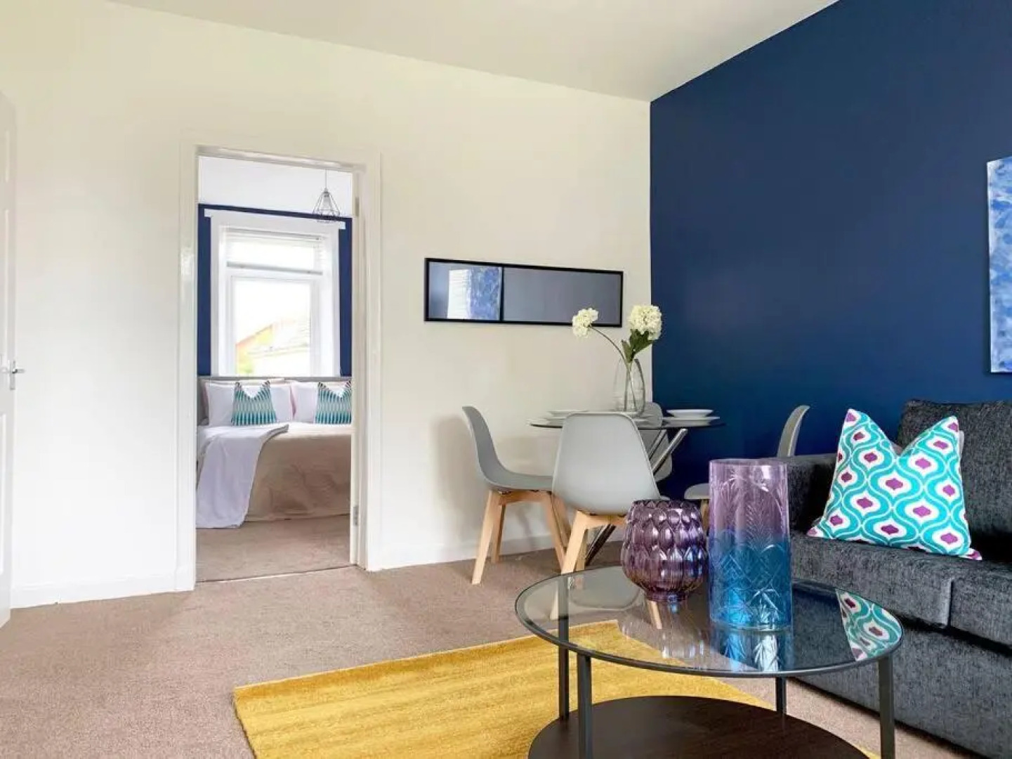 Central Motherwell 2 Bed Cozy Contractor Apartment for Large Groups by Dream Key Solution