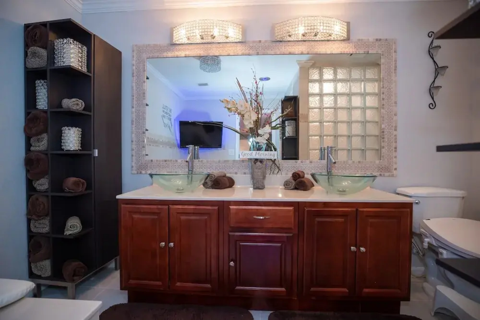 Urban Oasis W/hot Tub, Heated Pool And Private Movie Theater 2 Bedroom Home by RedAwning