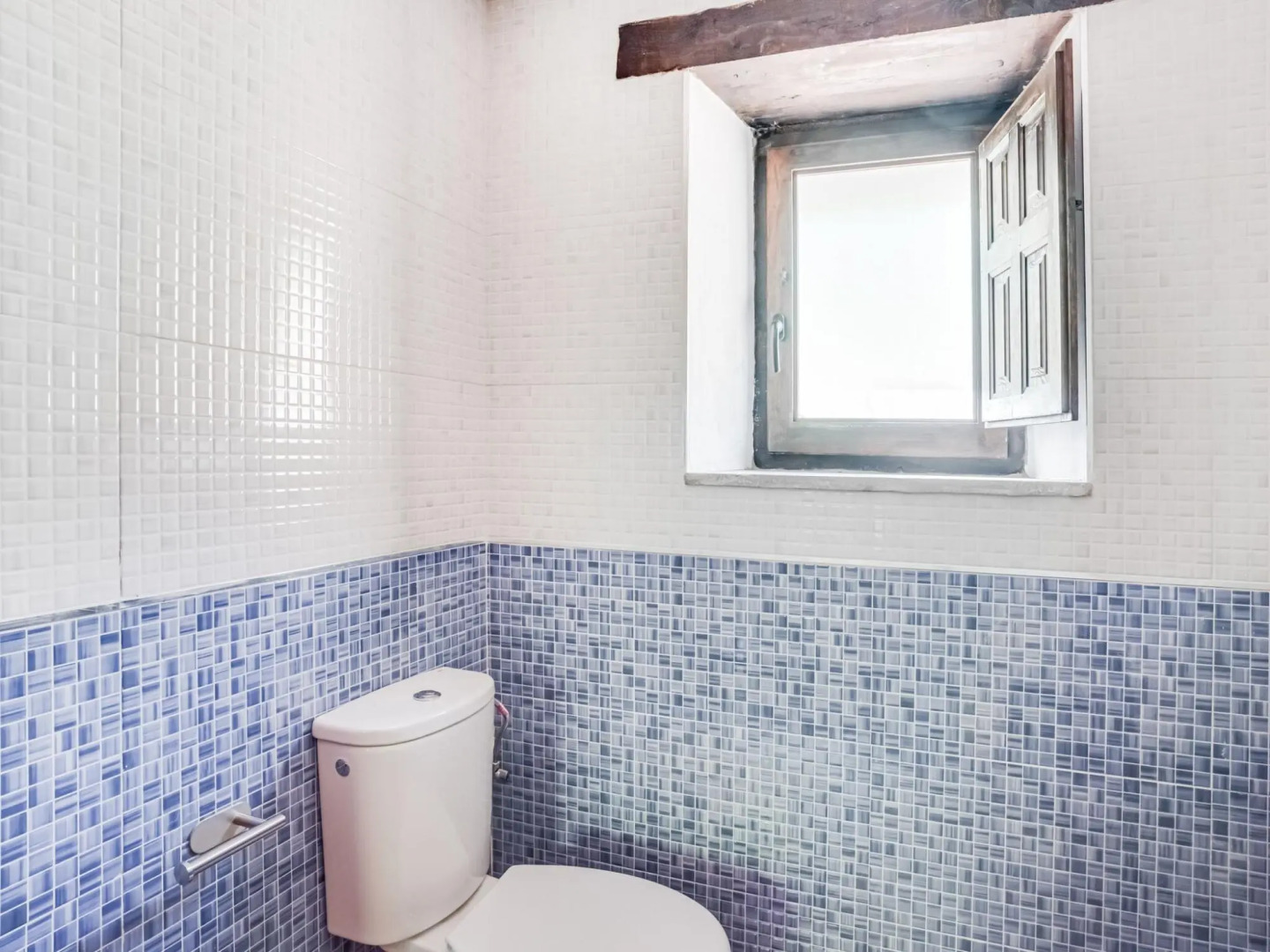 Rustic Holiday Home in Merilla with Valley View