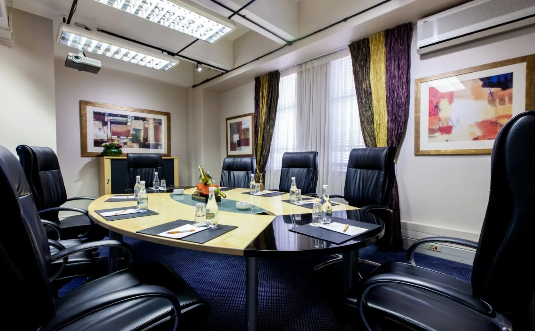 Cape Town Lodge Hotel