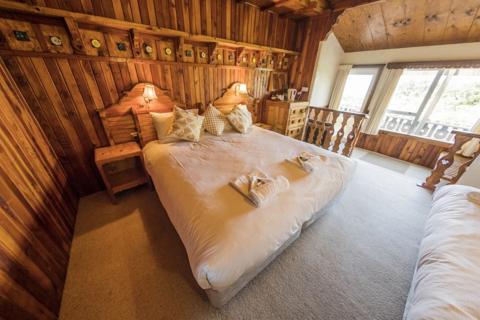 Dawson Falls Mountain Lodge