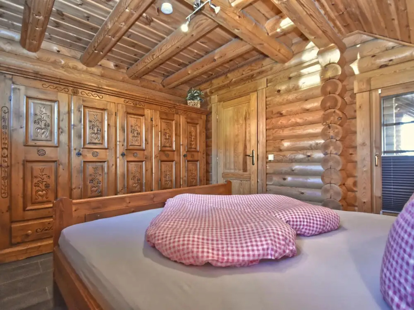 Wooden Holiday Home With Sauna