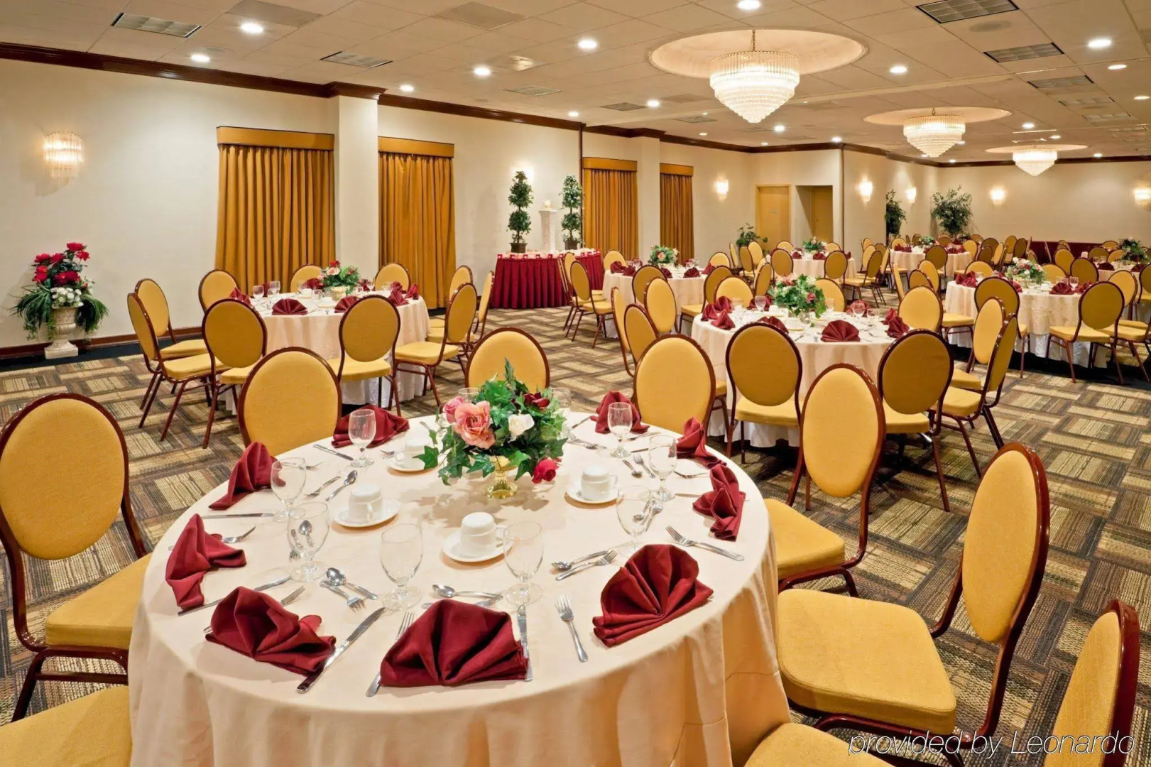 Holiday Inn Totowa Wayne Hotel