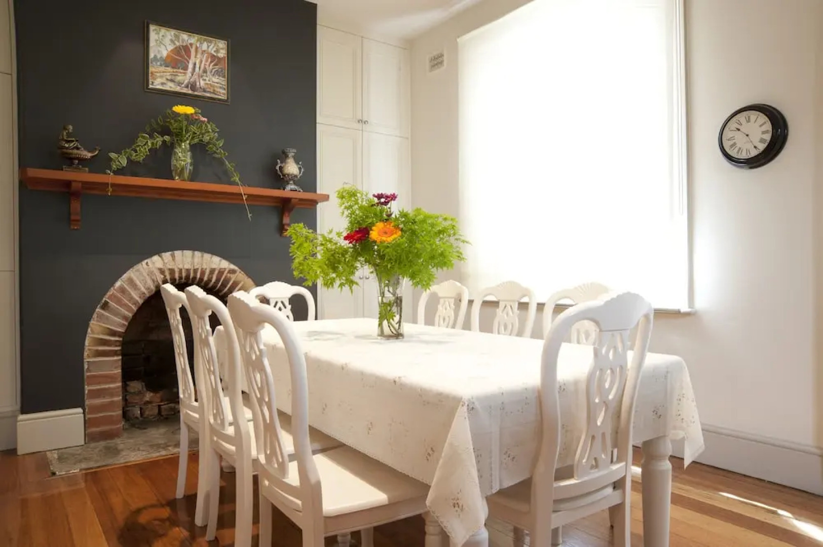 Lowena Cafe and Accommodation