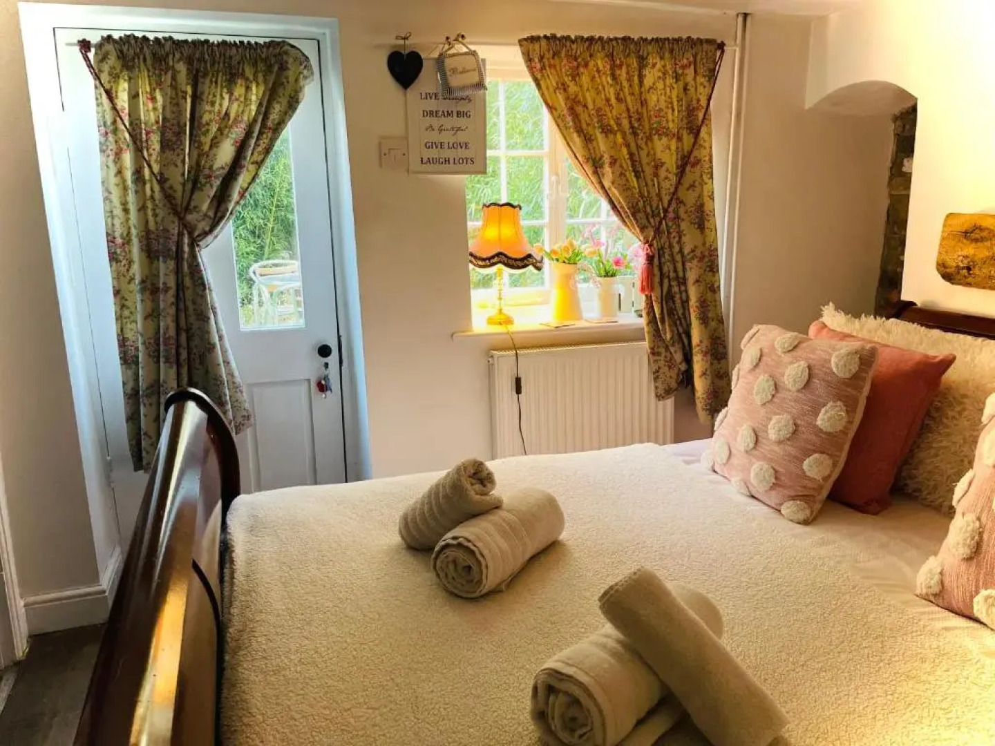 The Beehive, ground floor apartment in Norfolk, no shared amenities