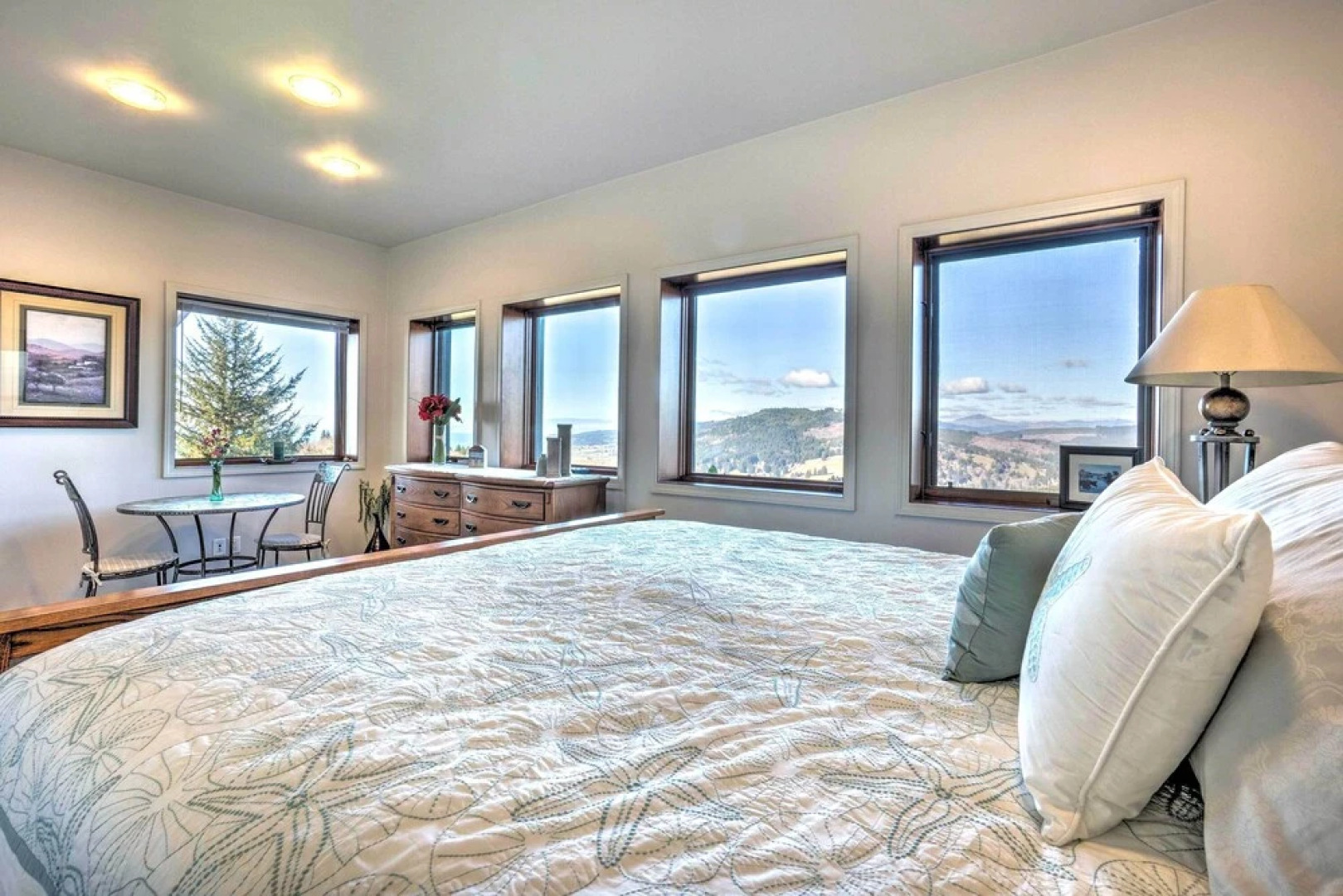 Stunning 360 Ocean Views, Near Redwoods NP!