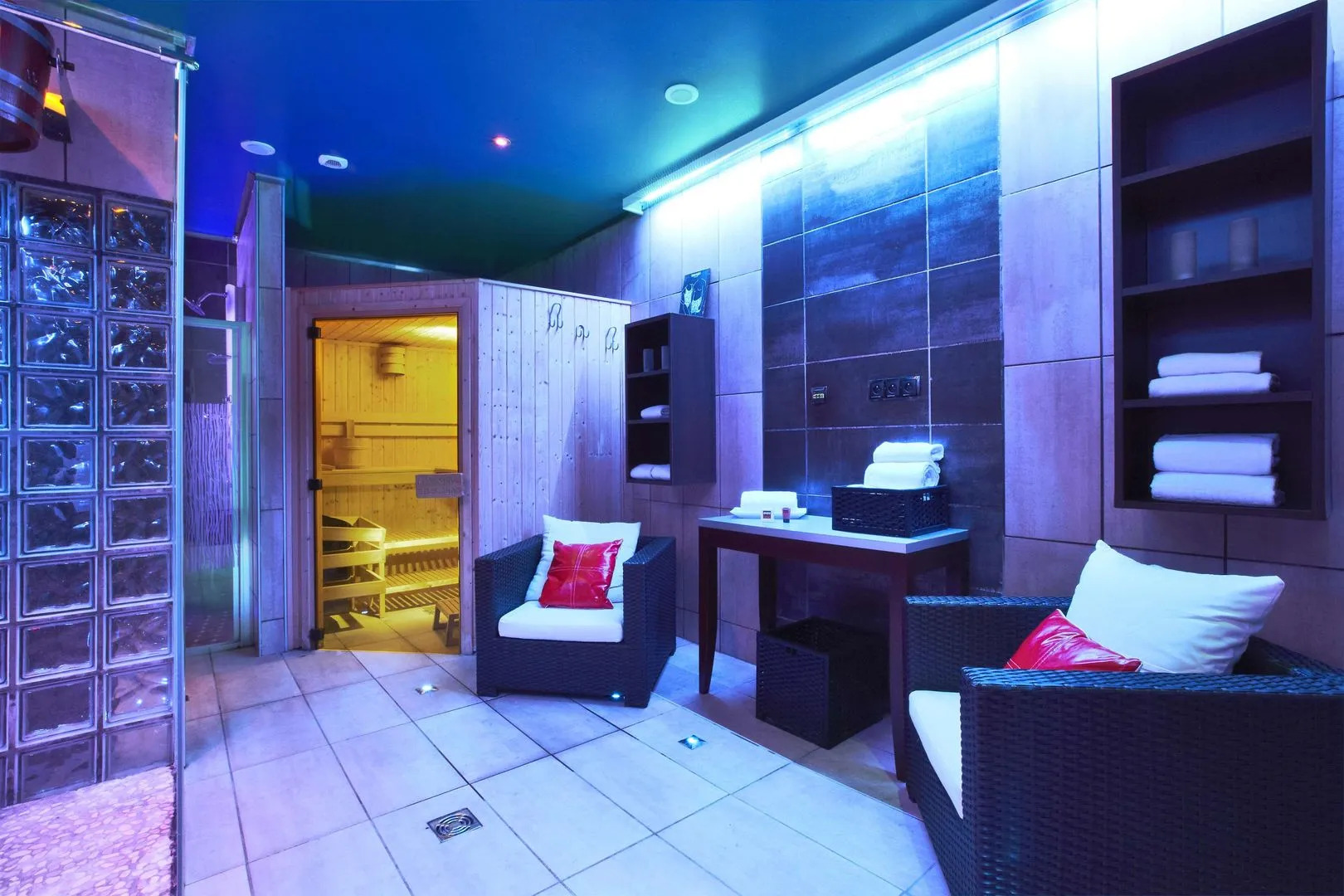 Kyriad Design Enzo Reims Tinqueux