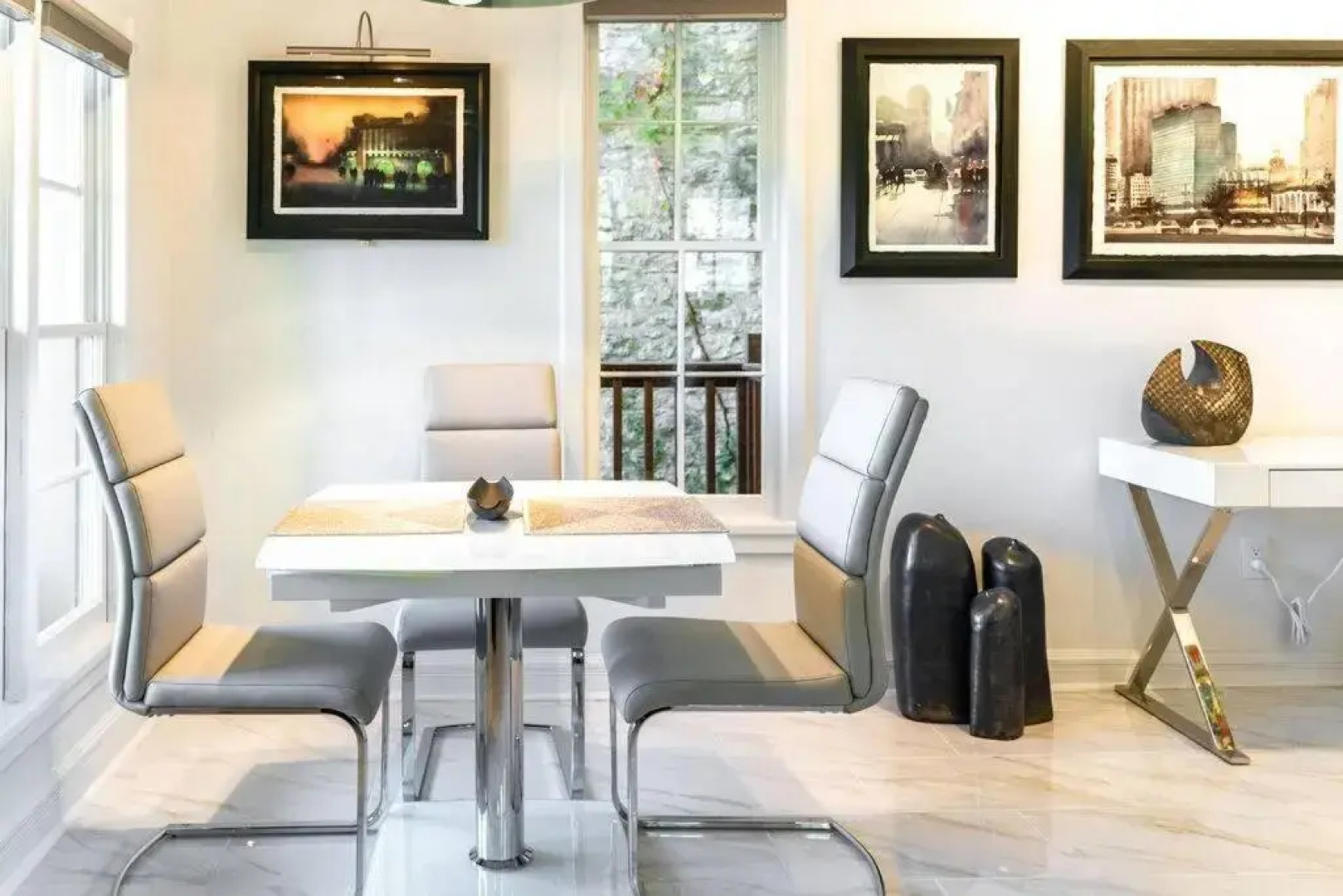 Private Luxury Suite with Hot Tub Downtown Eureka Springs