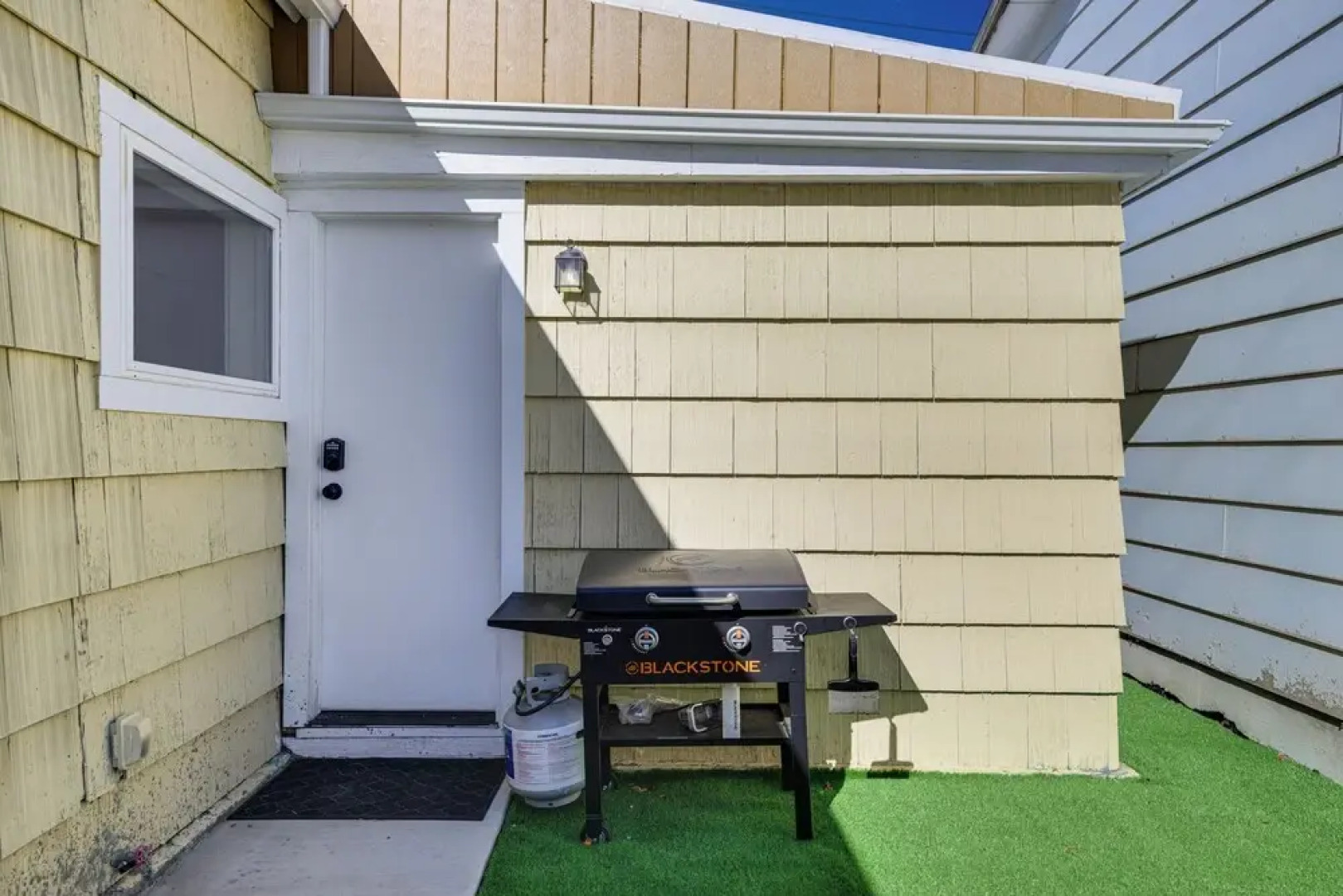 Mountain-view Anaconda Home w/ Gas Grill!