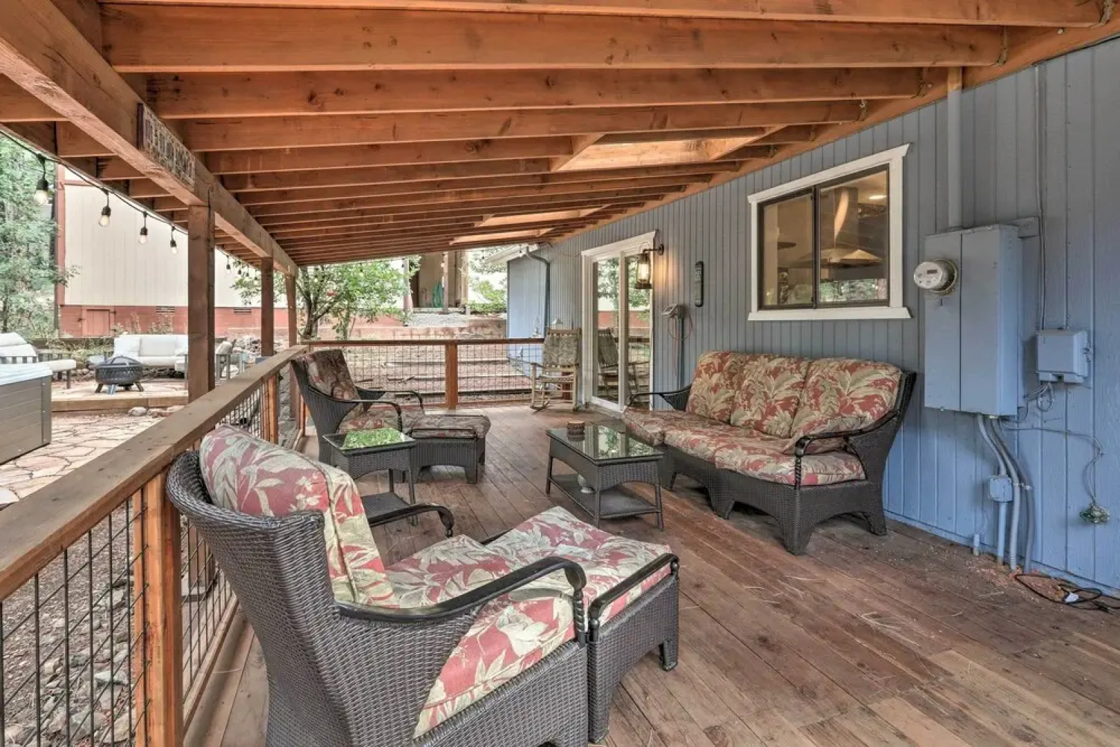 Hot Tub & Patio: Pet-friendly Cabin in Munds Park!