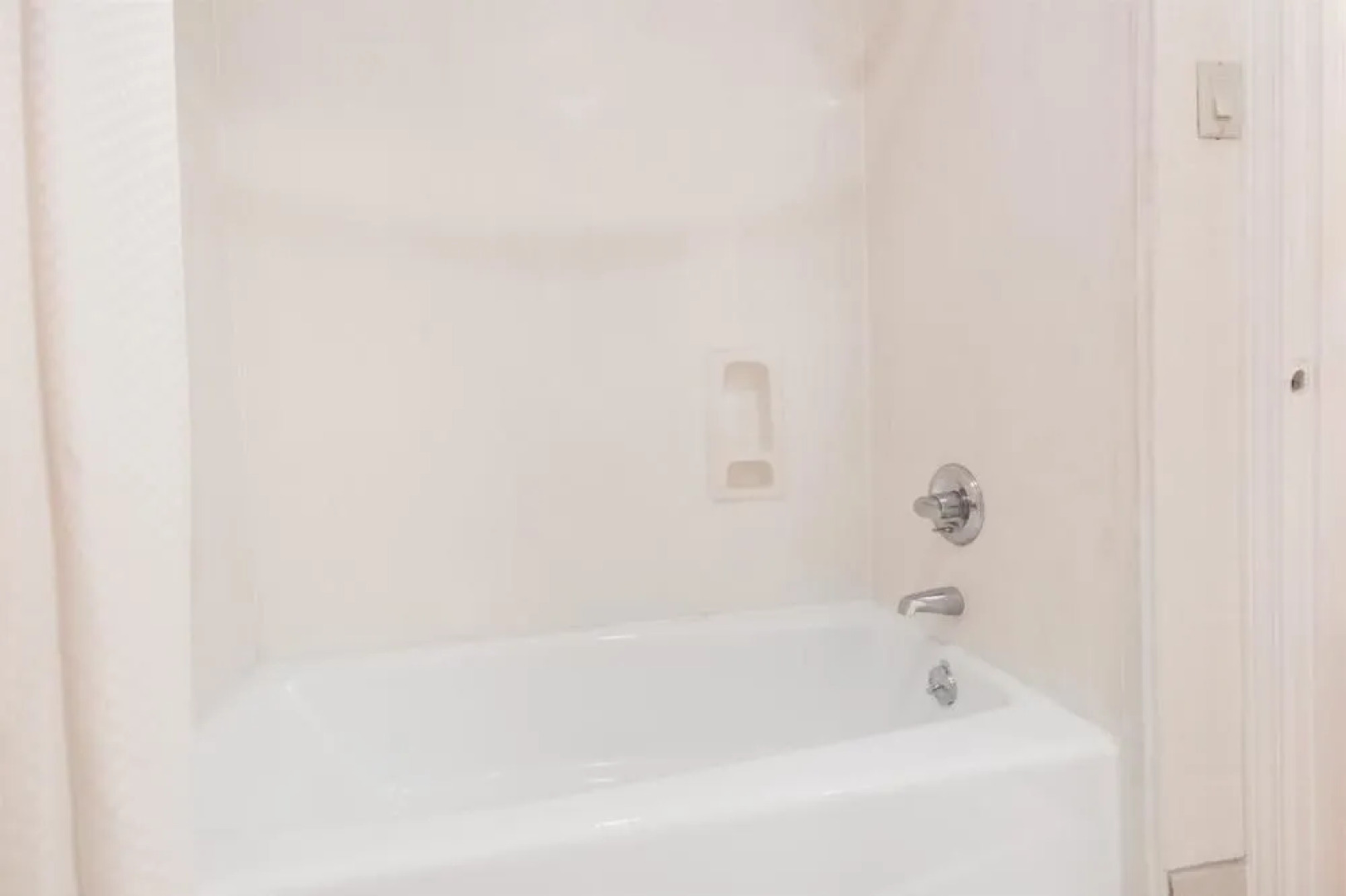 Days Inn & Suites by Wyndham Winnie