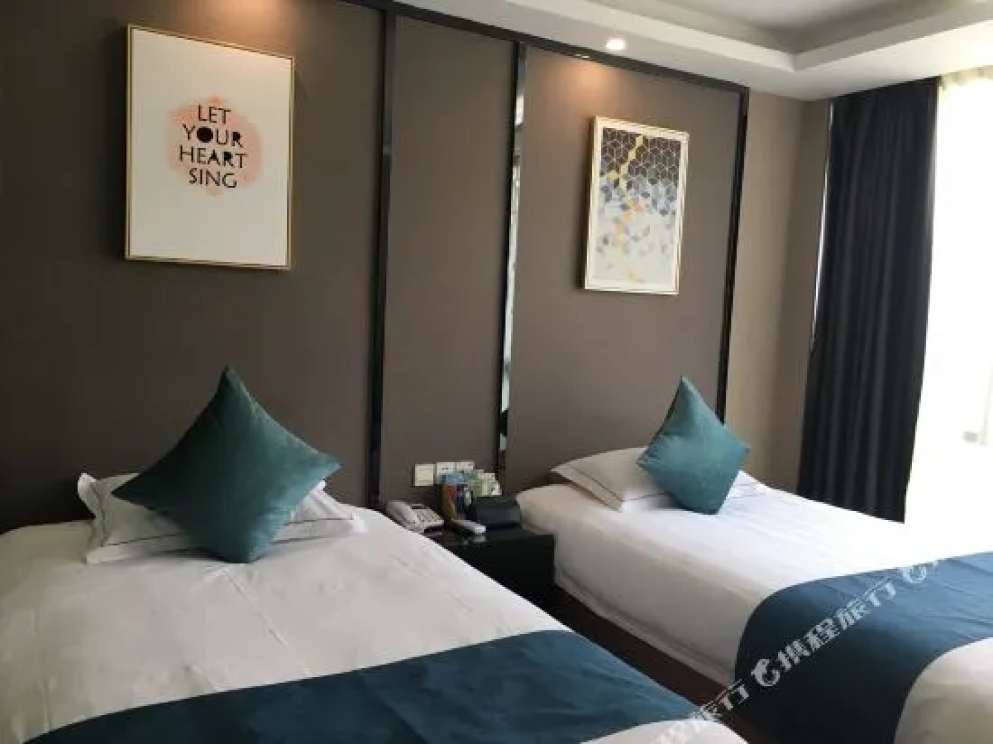 Junyue Business Hotel