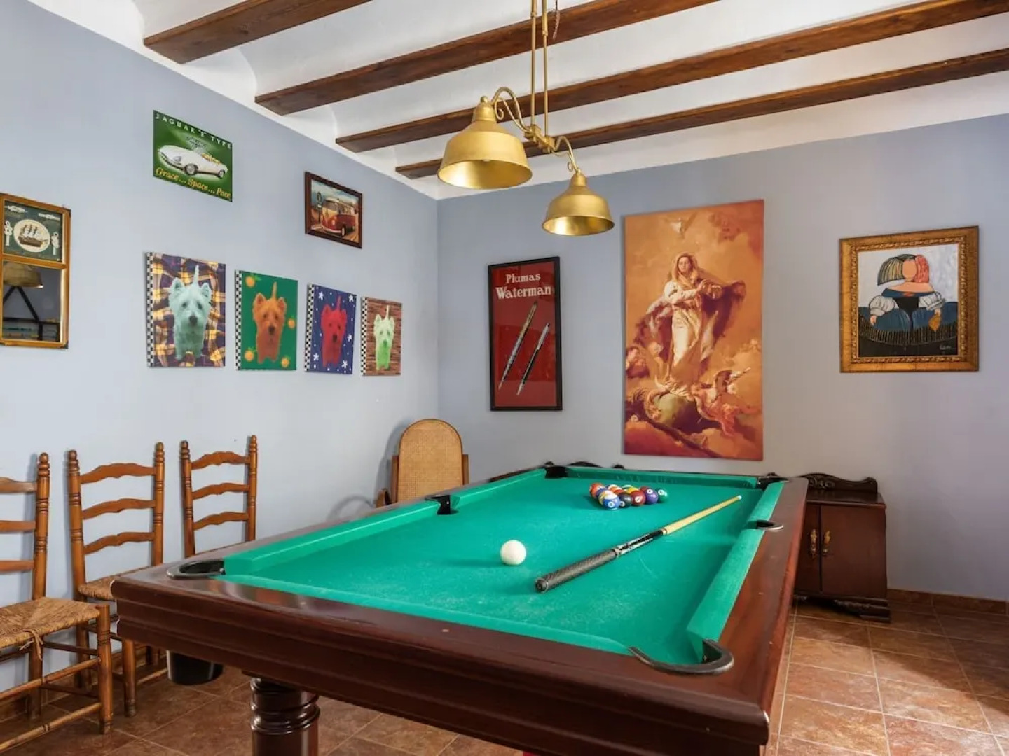 Cosy Holiday Home in Valencia With Billiards and Barbecue