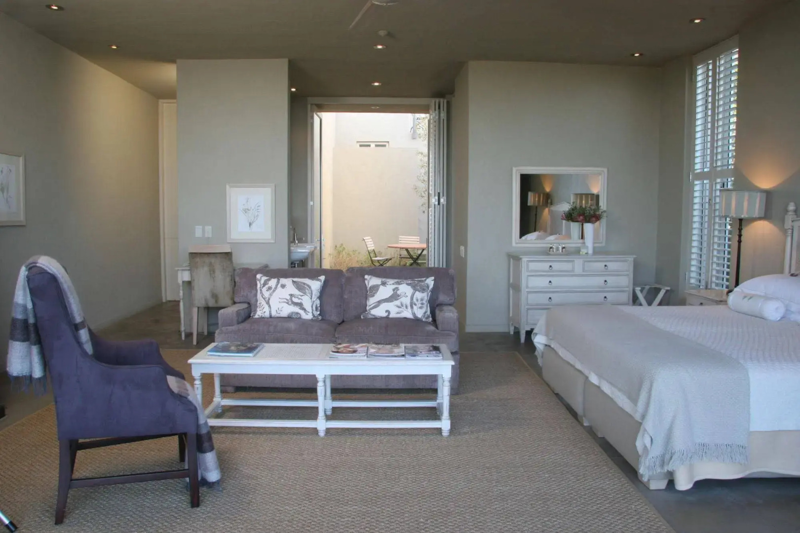 Mosselberg on Grotto Beach